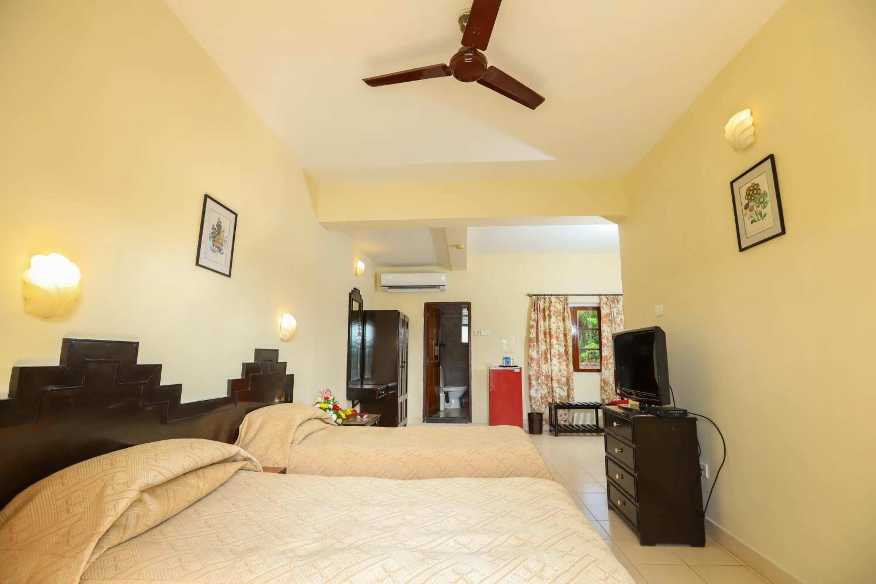 Bedroom, Bed in Resorte Marinha Dourada