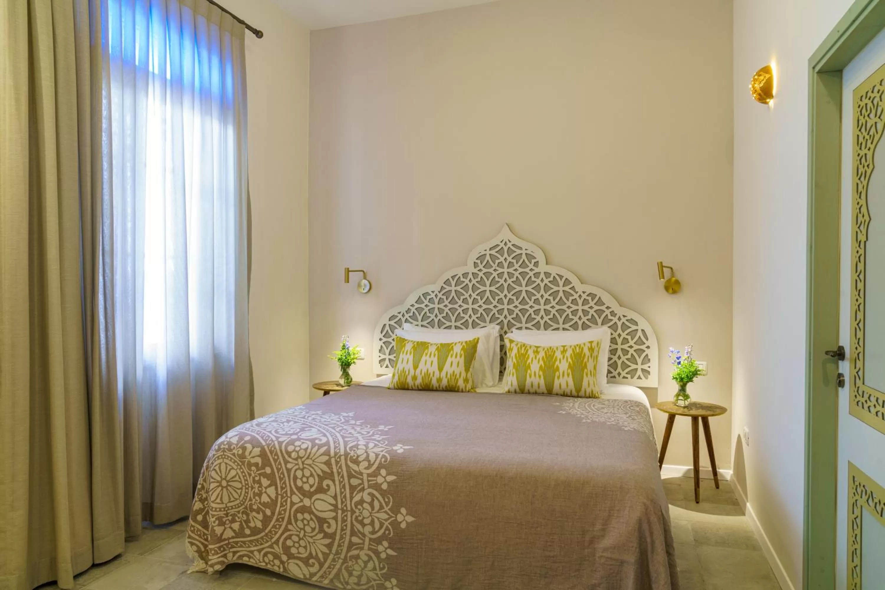 Bed in The Way Inn - Boutique Suites