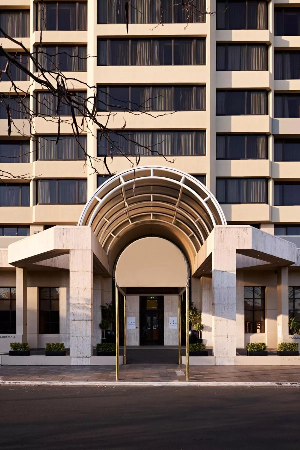 Facade/entrance in View Melbourne