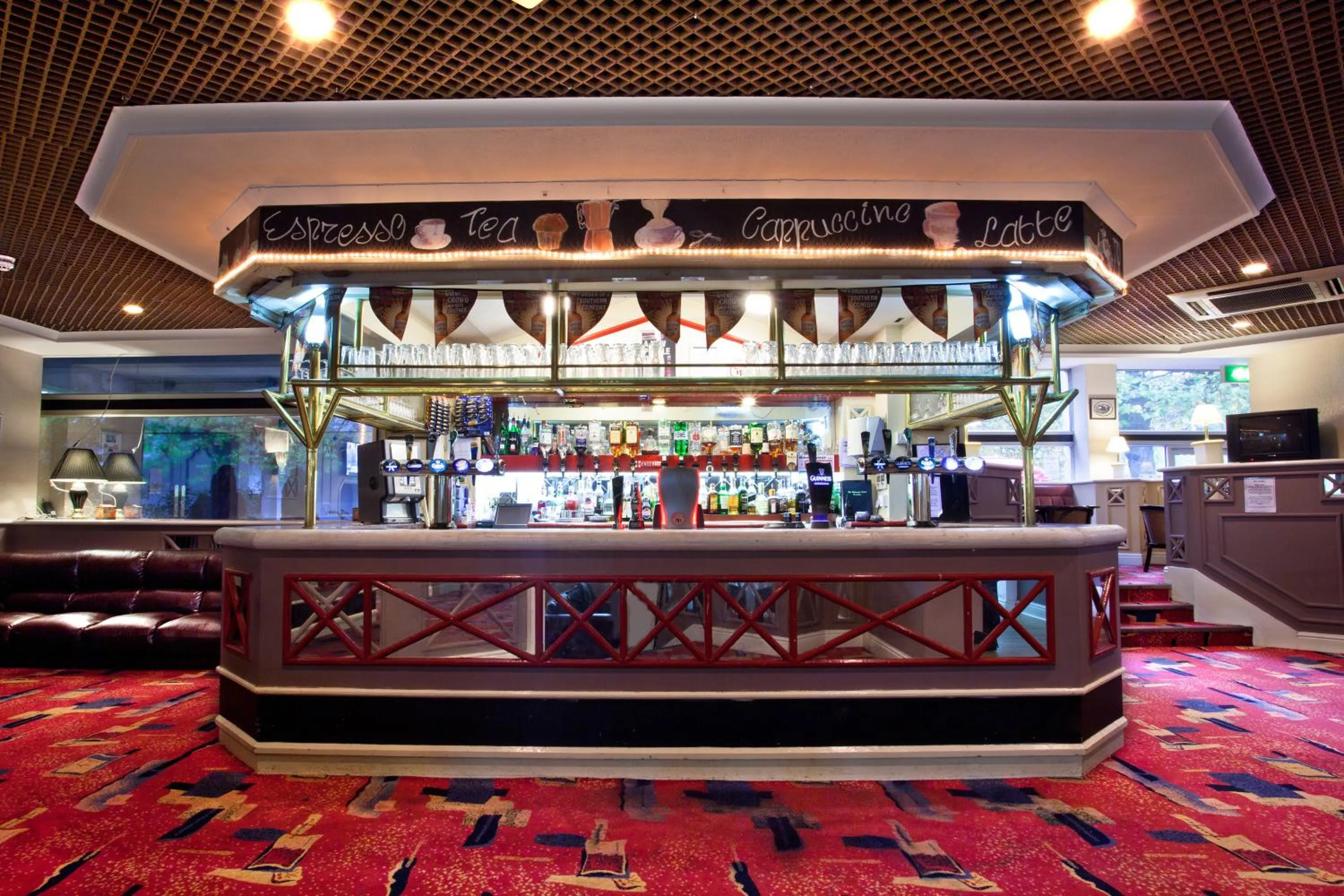 Lounge or bar in Britannia Hotel Coventry
