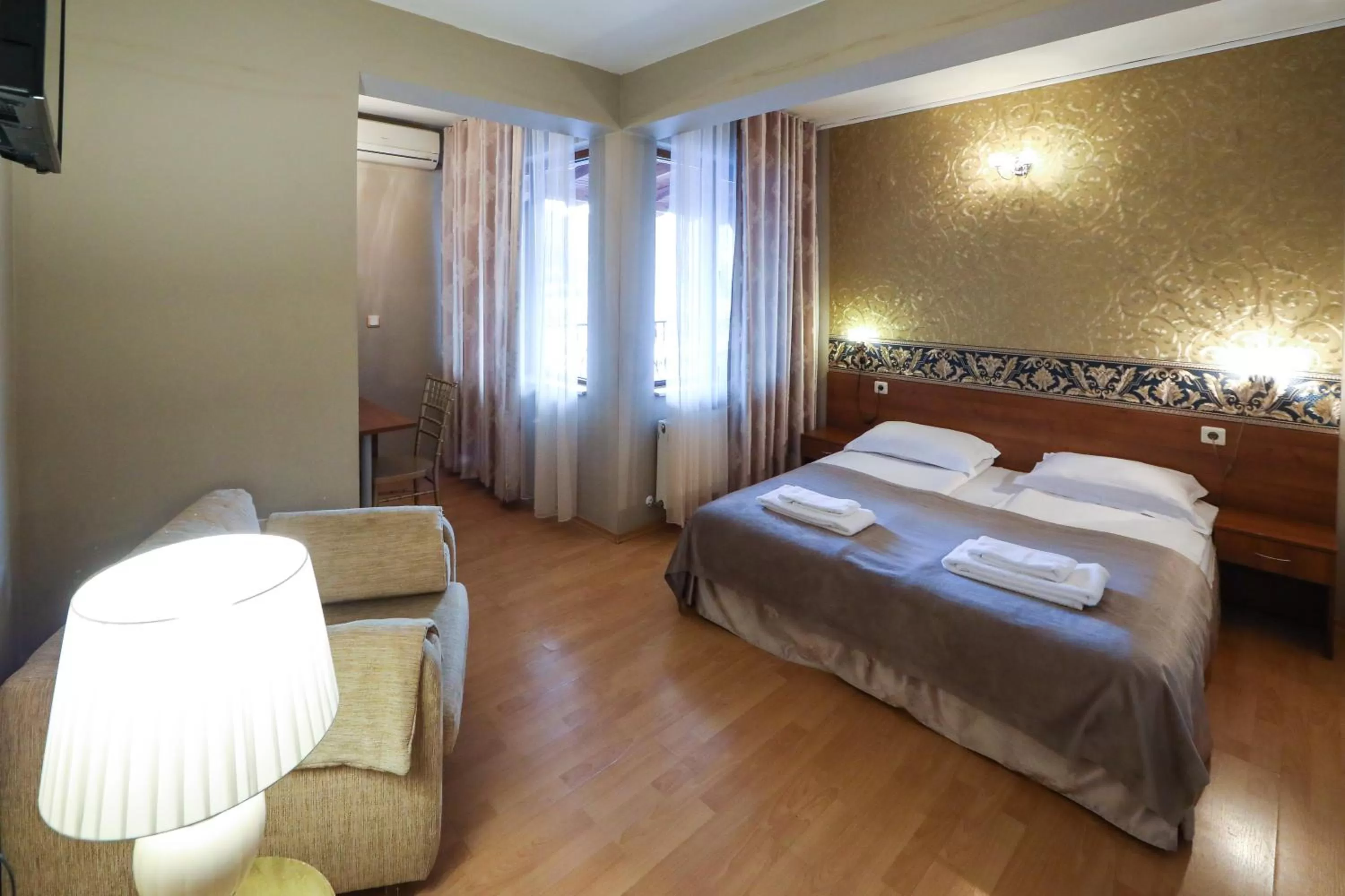 Bed in Complex Baroto