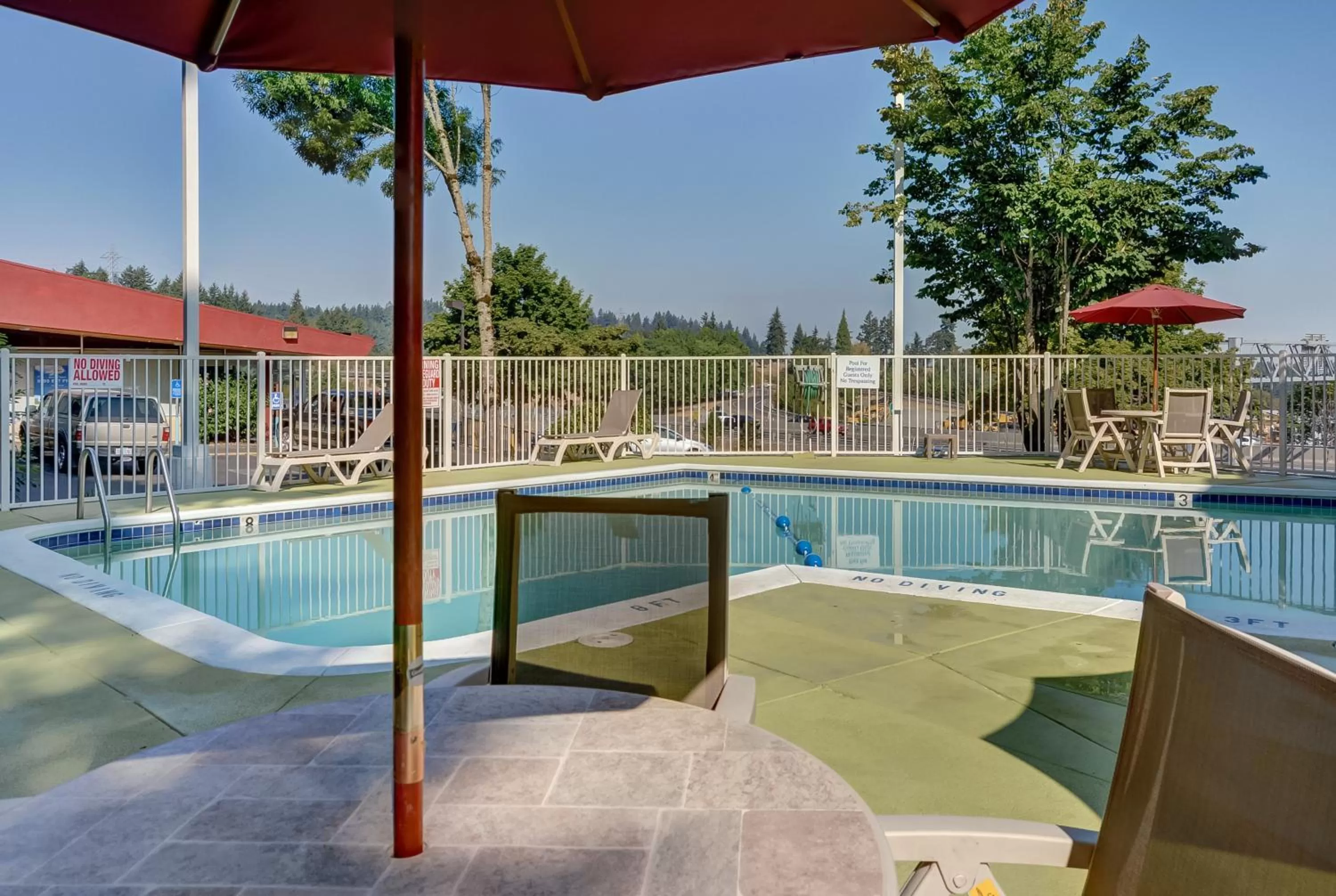 Swimming pool in Motel 6-Eugene, OR - South Springfield