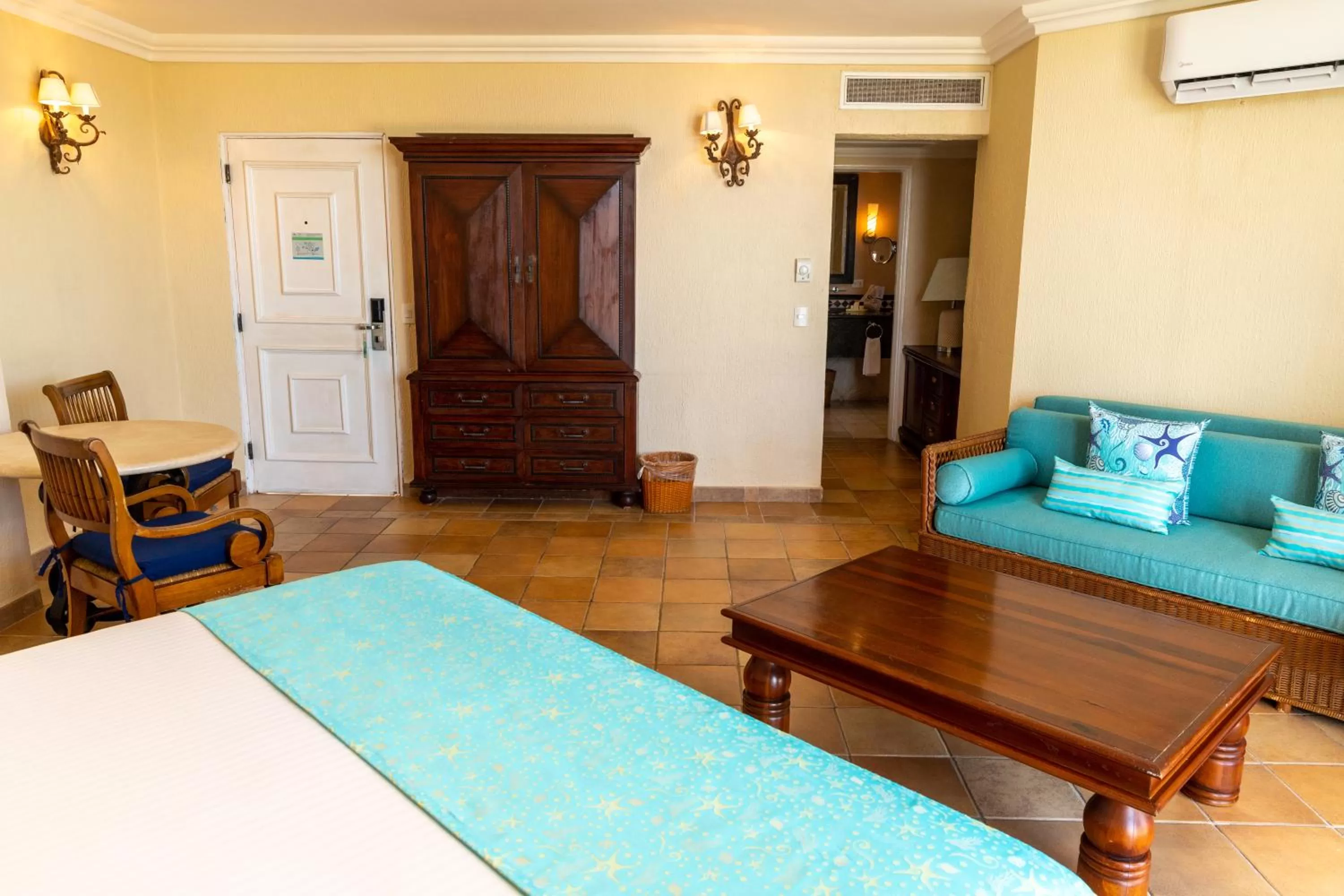 Bedroom, Bed in Pierre Mundo Imperial Riviera Diamante Acapulco