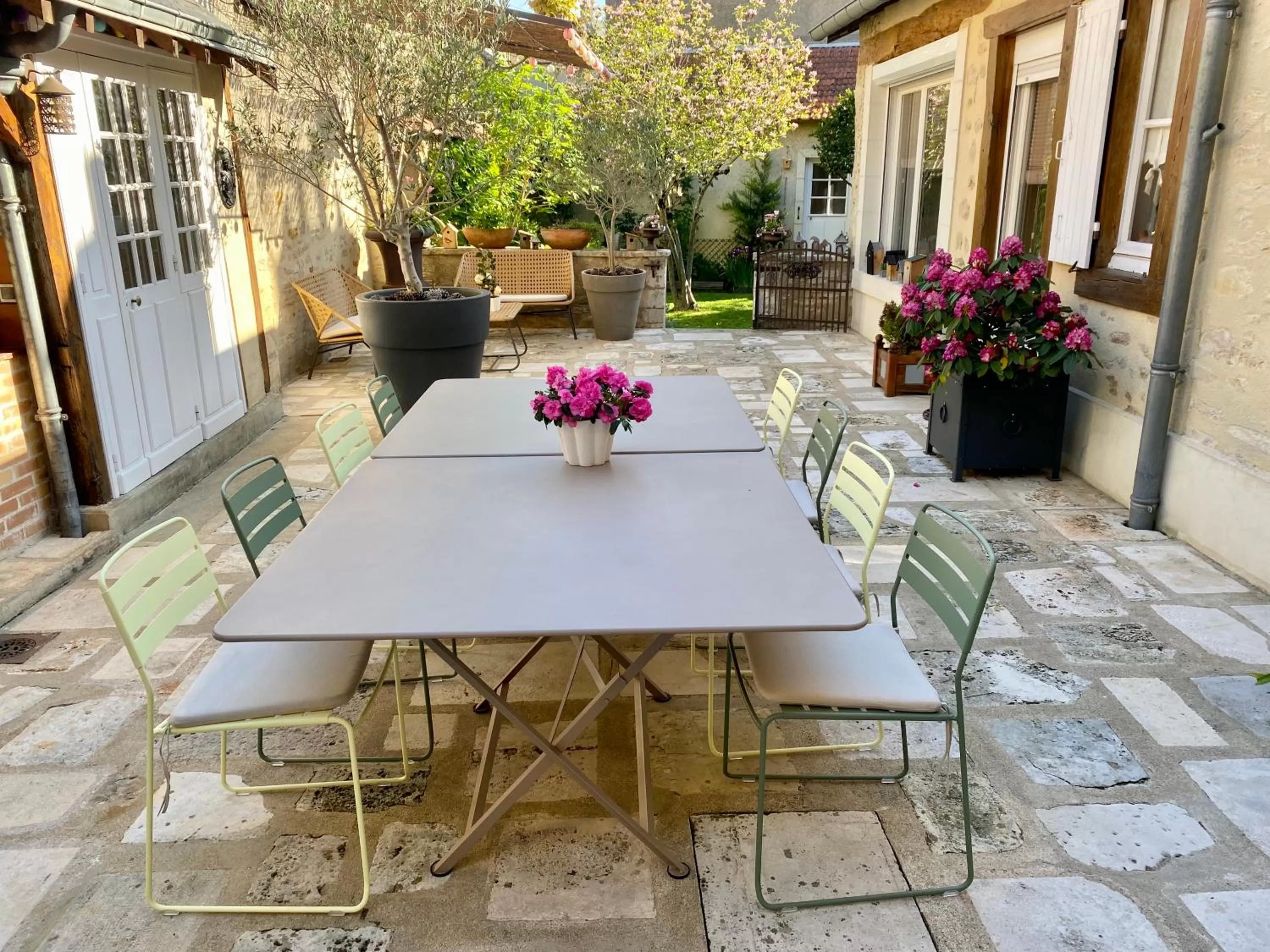 Patio in La maison de Montaboulin