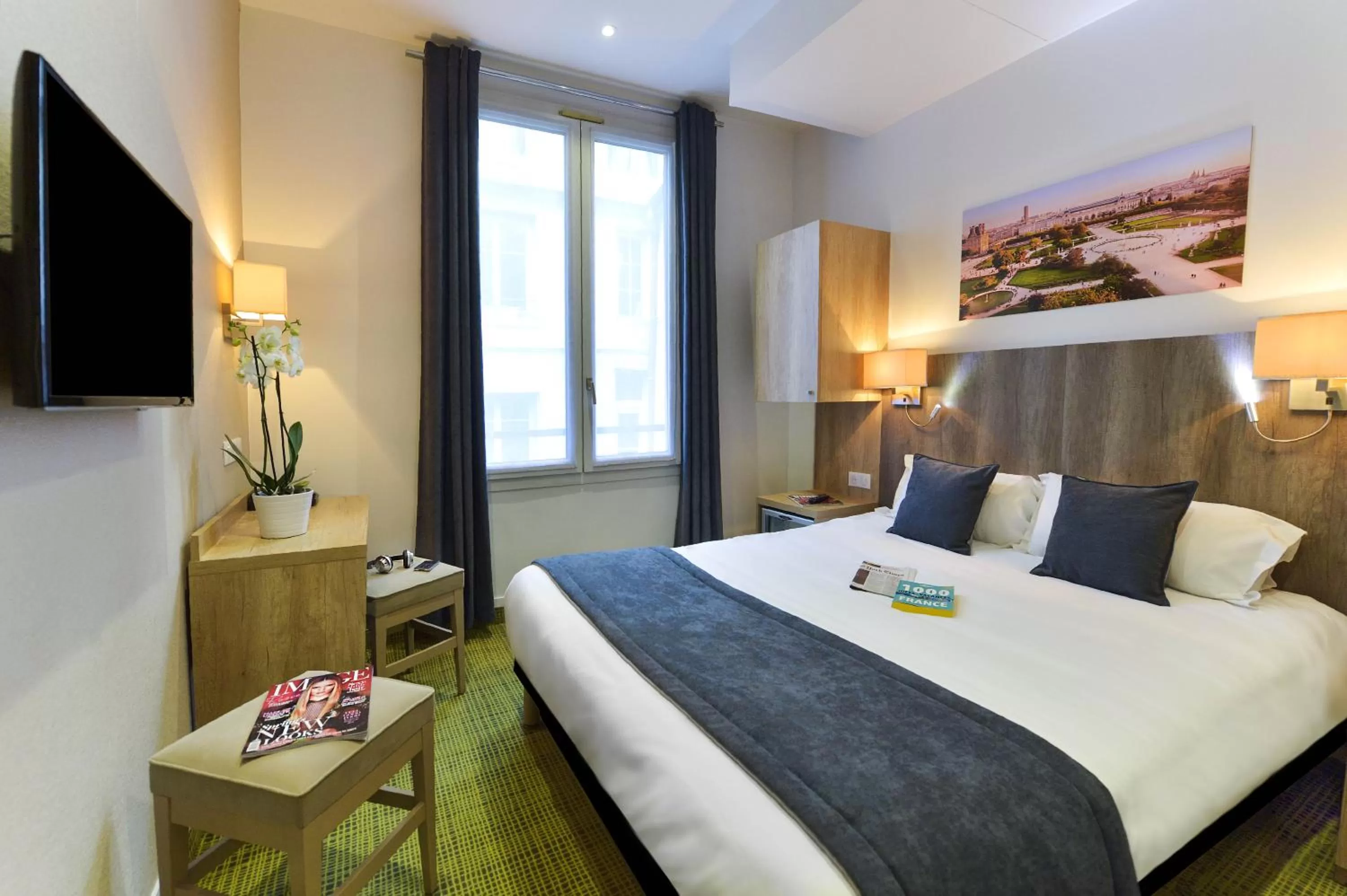 Bedroom, Bed in Hôtel Eugénie