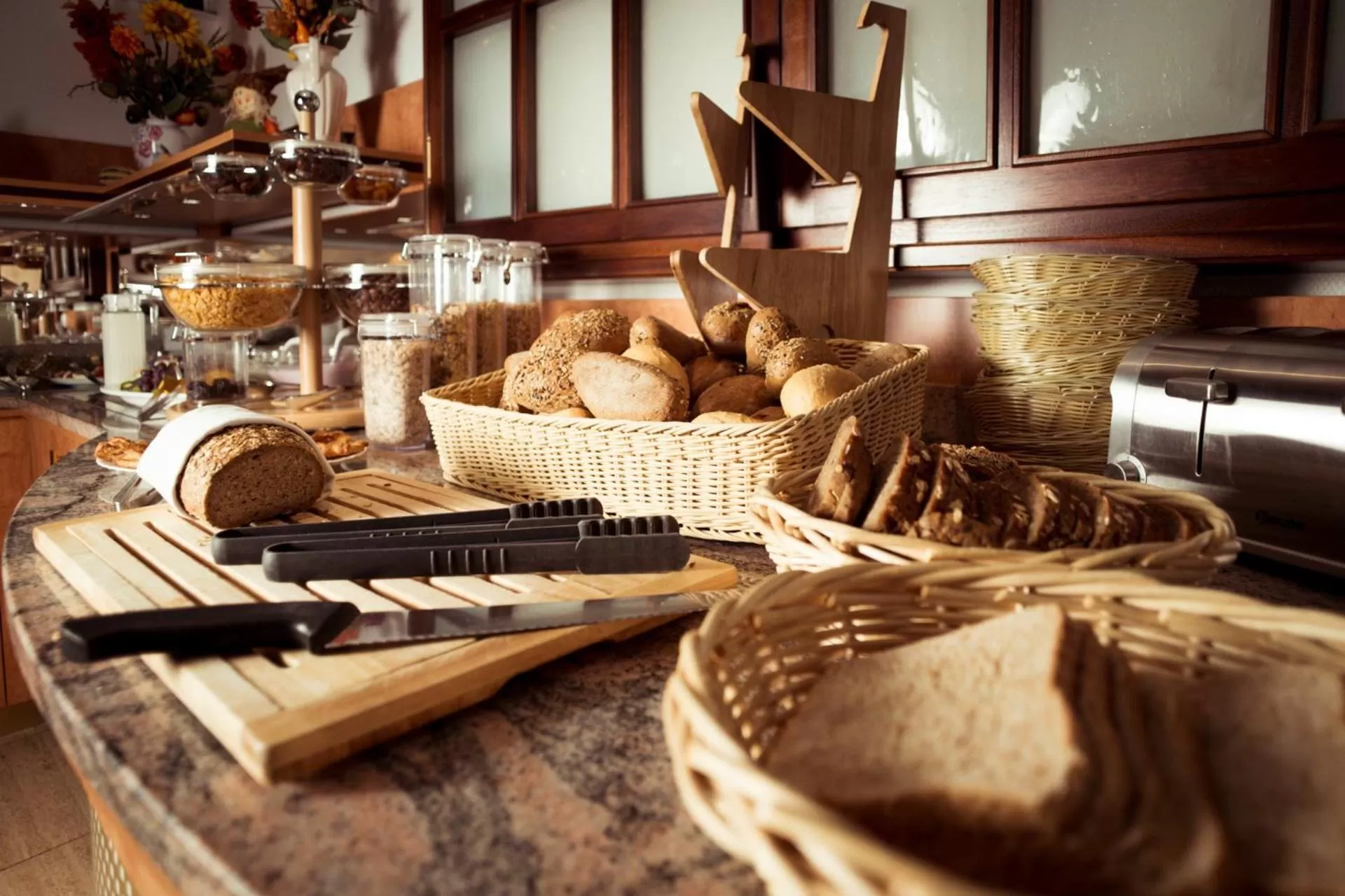 Buffet breakfast in Aparthotel Astro - Nichtraucherhotel