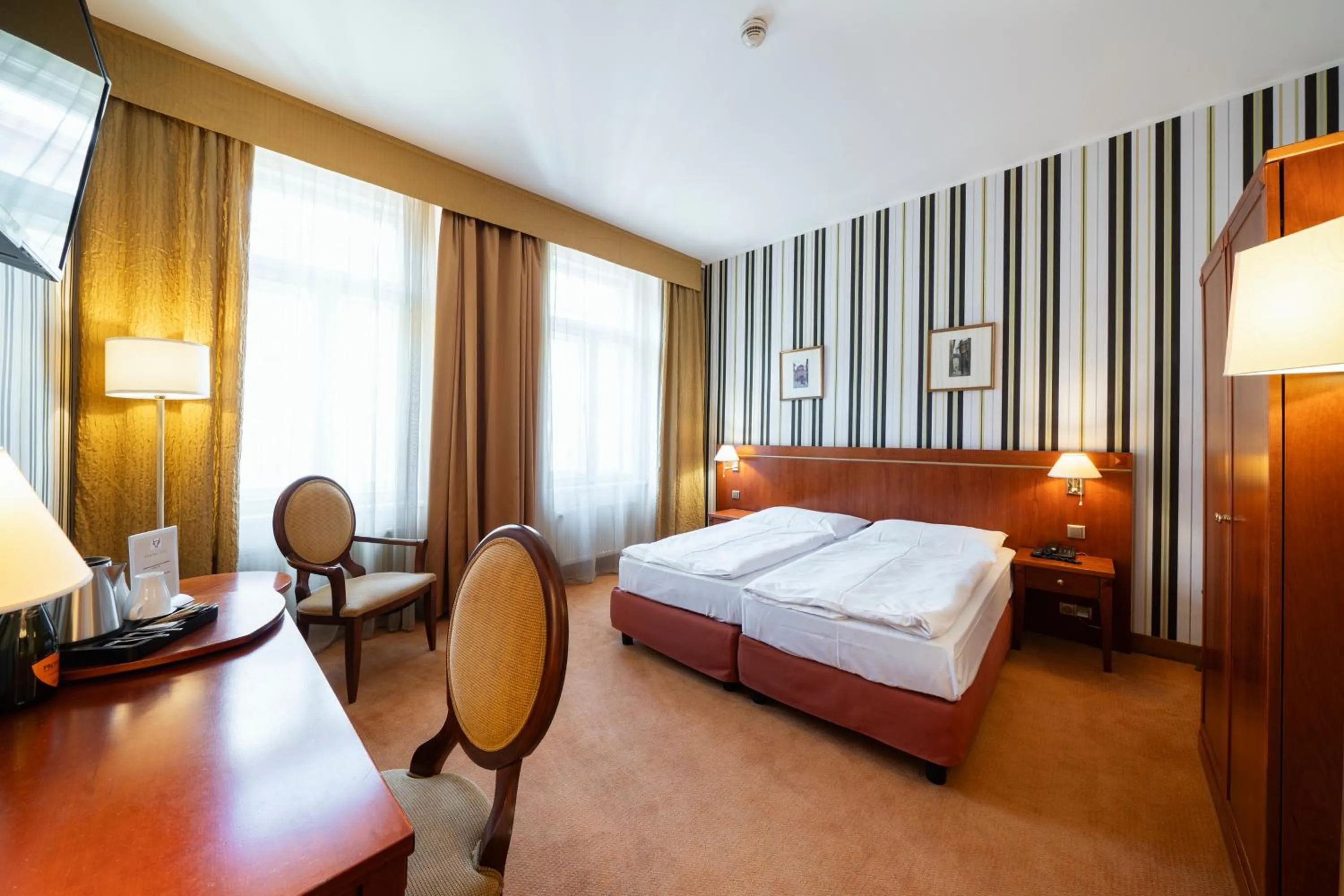 Photo of the whole room, Bed in Hotel Raffaello Prague