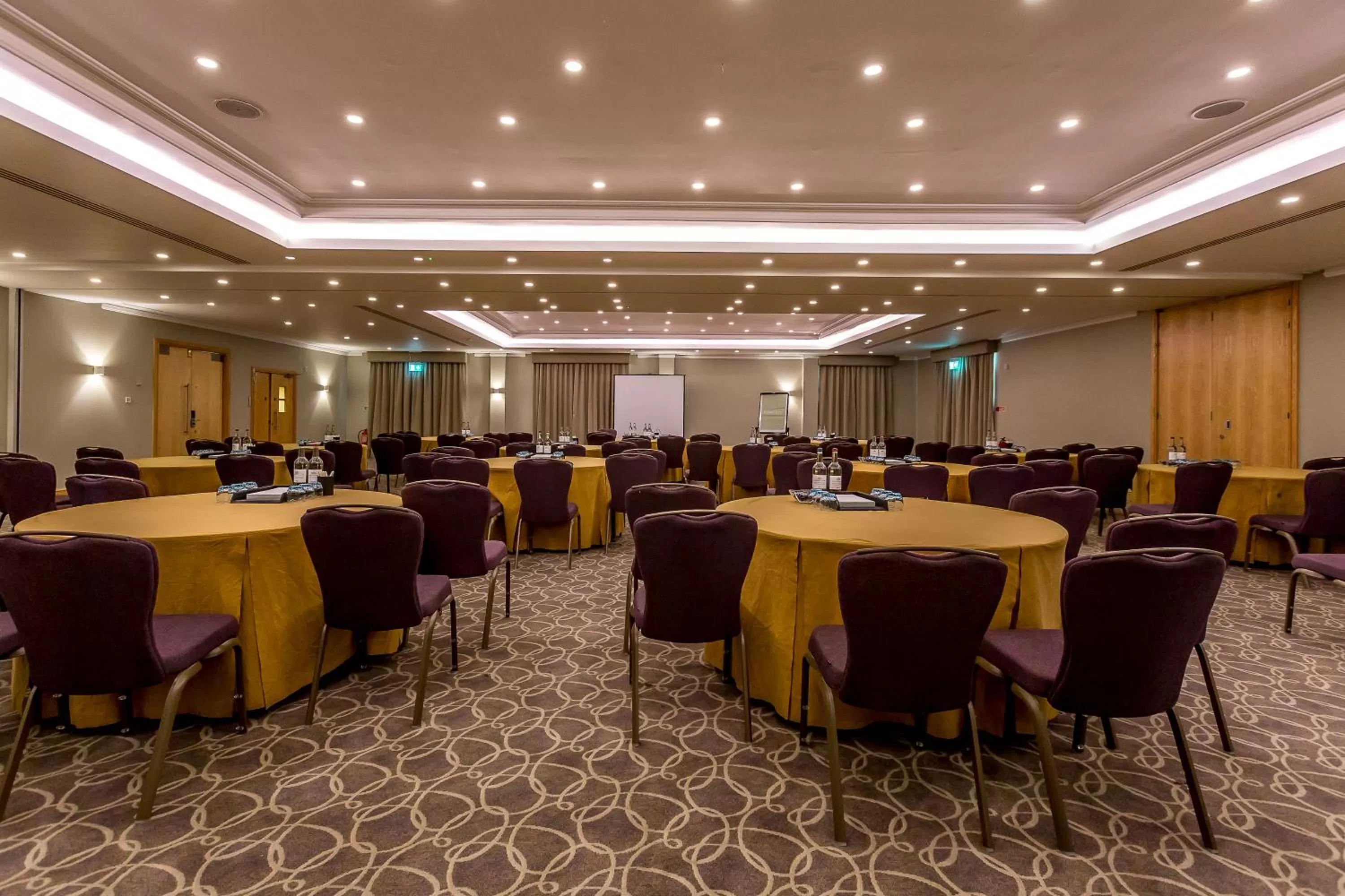 Business facilities in Hellidon Lakes Hotel