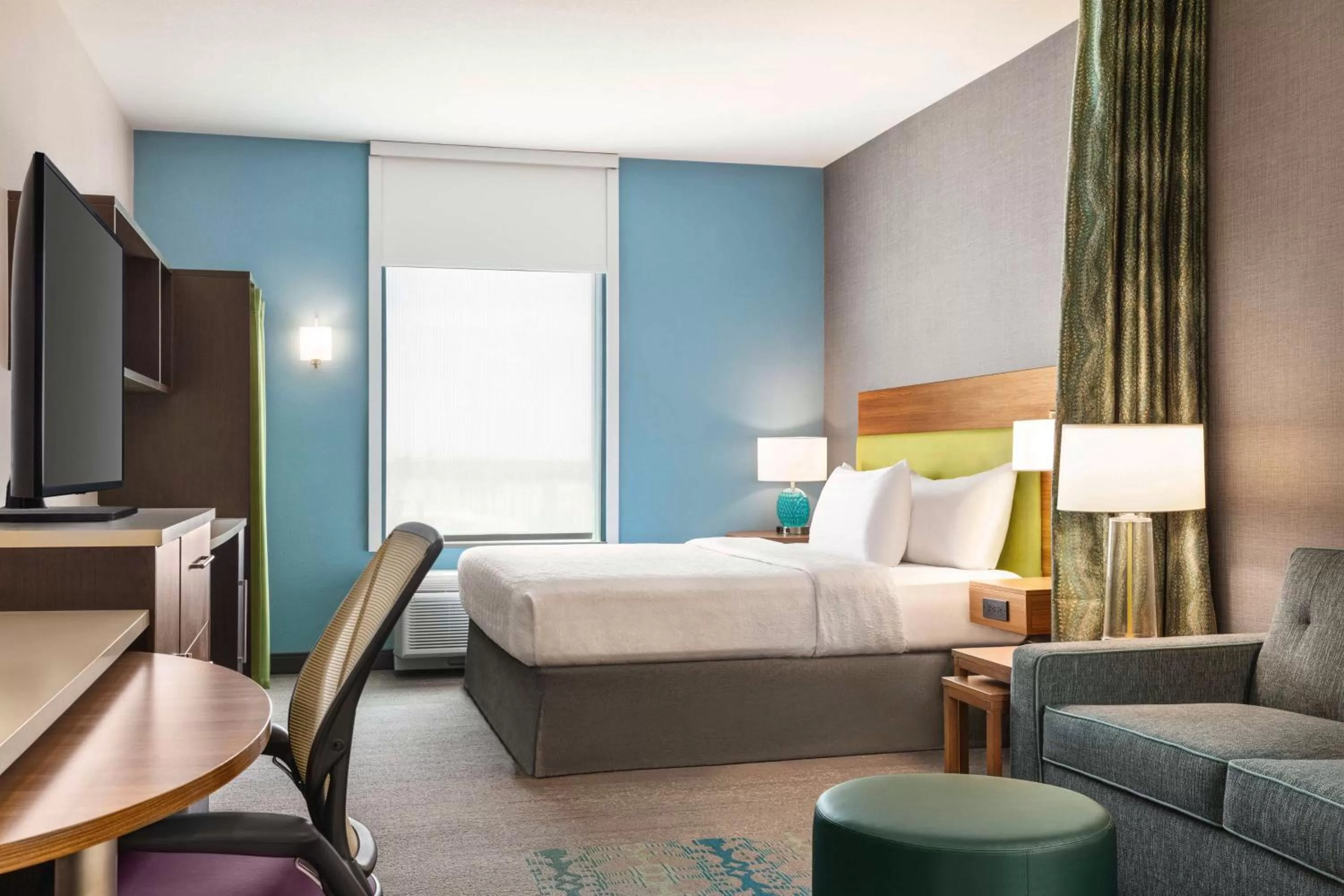 Bedroom, Bed in Home2 Suites by Hilton Lubbock