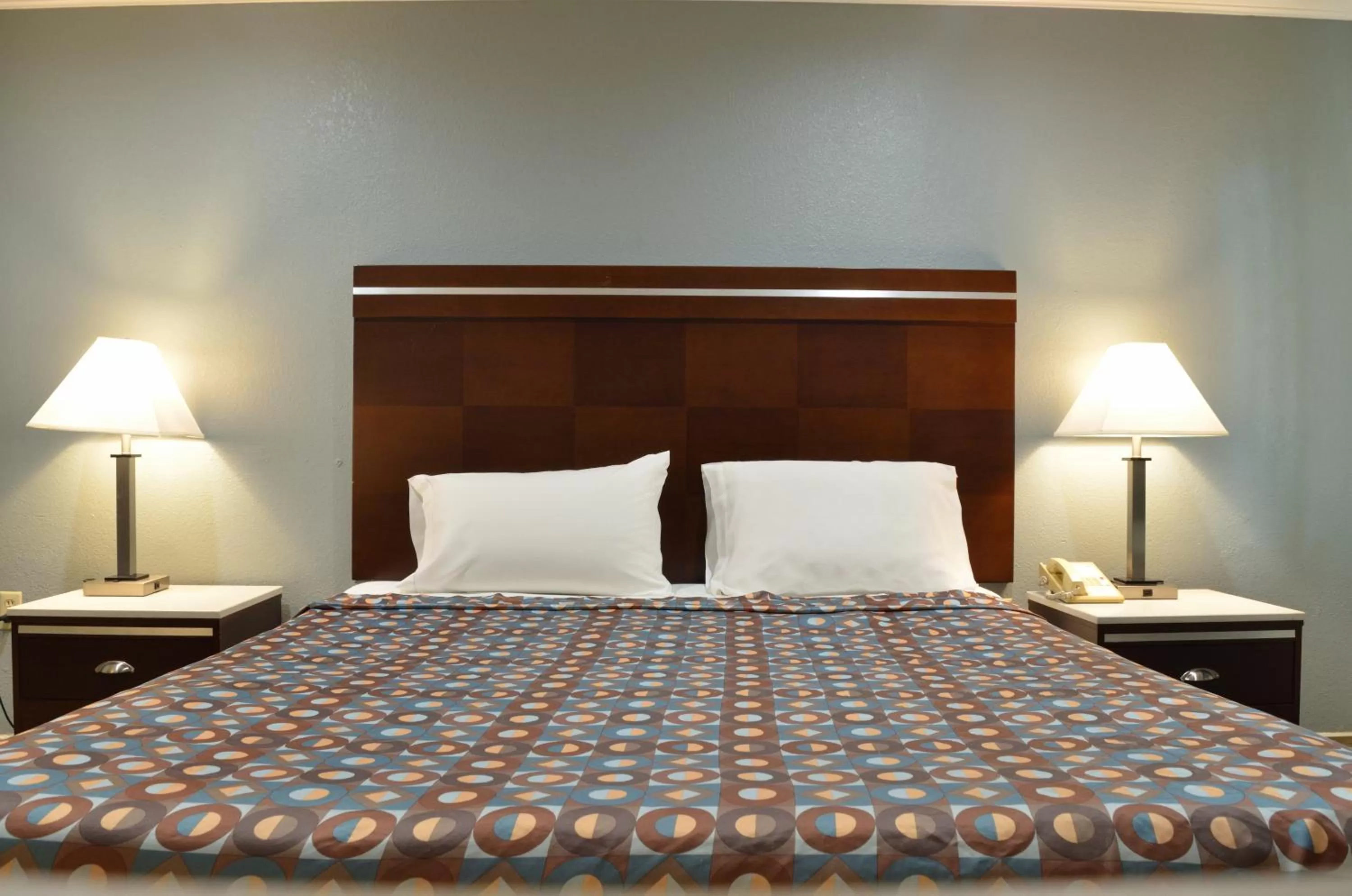 Bedroom, Bed in Welcome Inn Corona