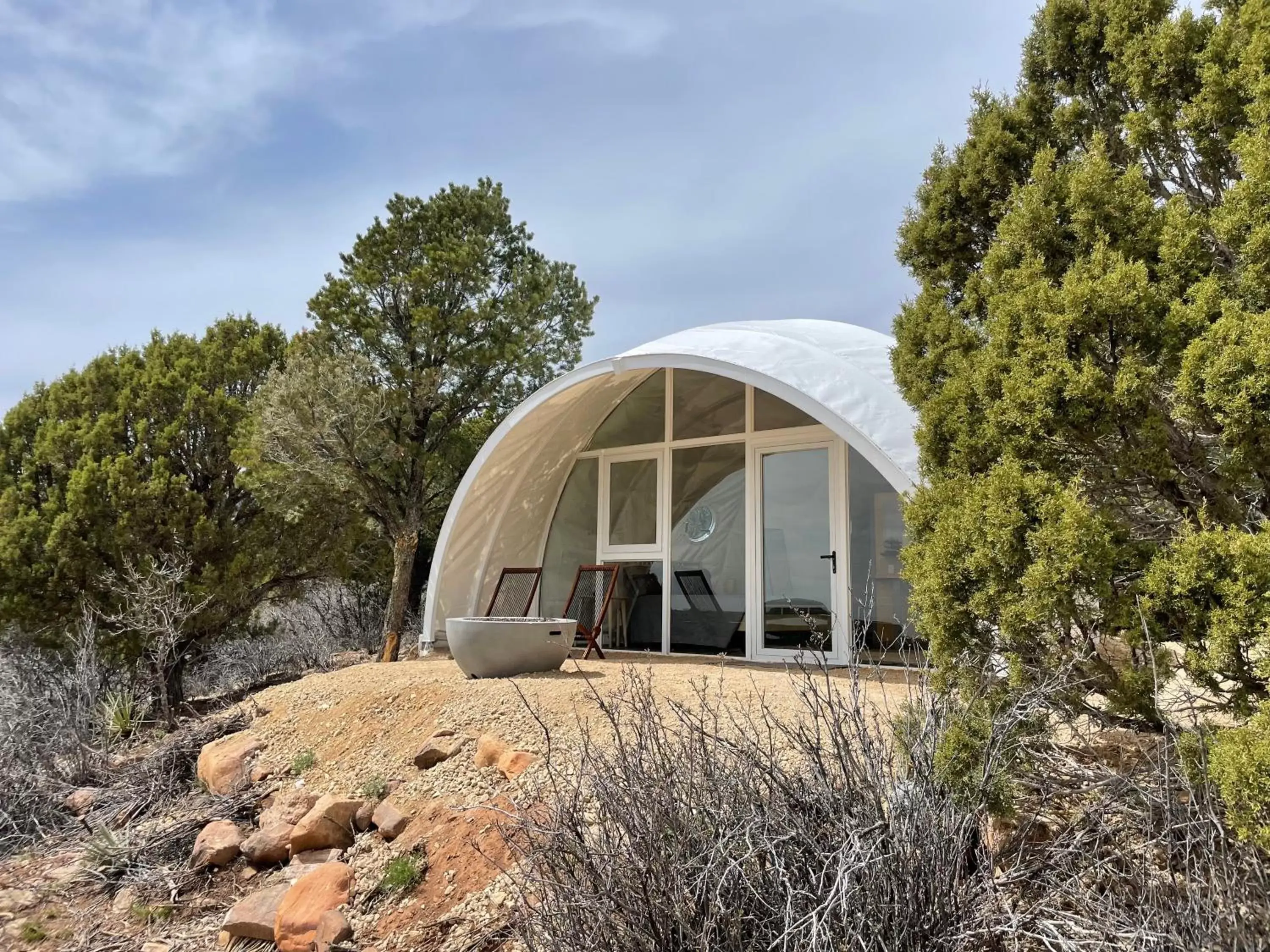 Queen Studio in Canyon Rim Domes - A Luxury Glamping Experience!! Queen Studio in Canyon Rim Domes - A Luxury Glamping Experience!!