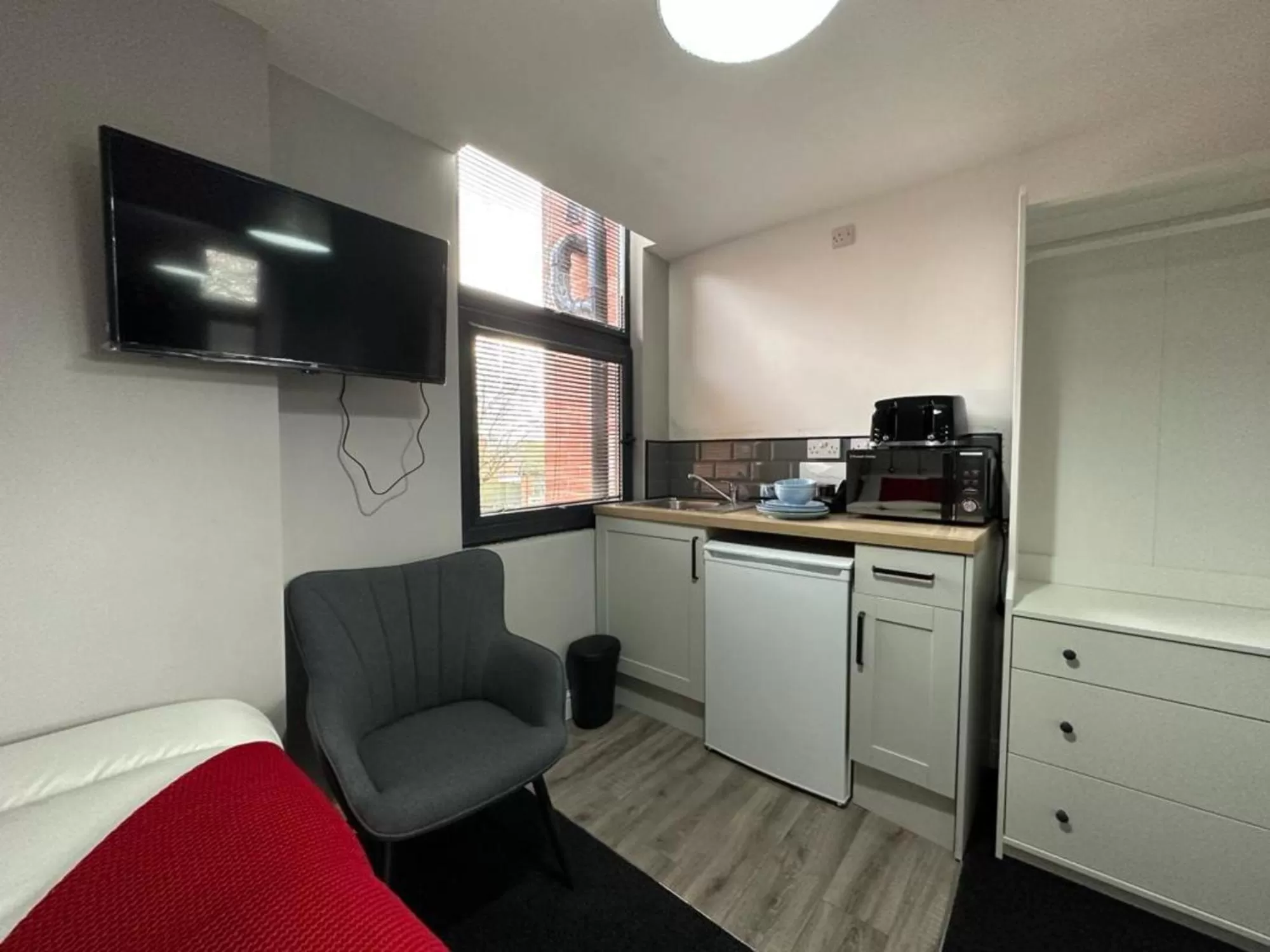 Kitchen/Kitchenette in The Fishpond - Premier Nottingham Studios