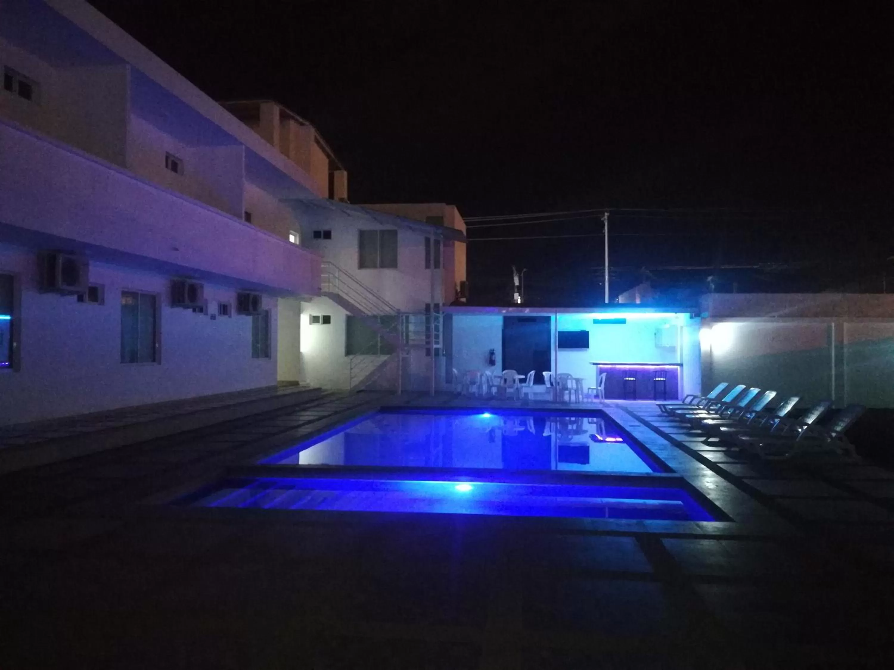 Swimming Pool in Manta Airport Hotel