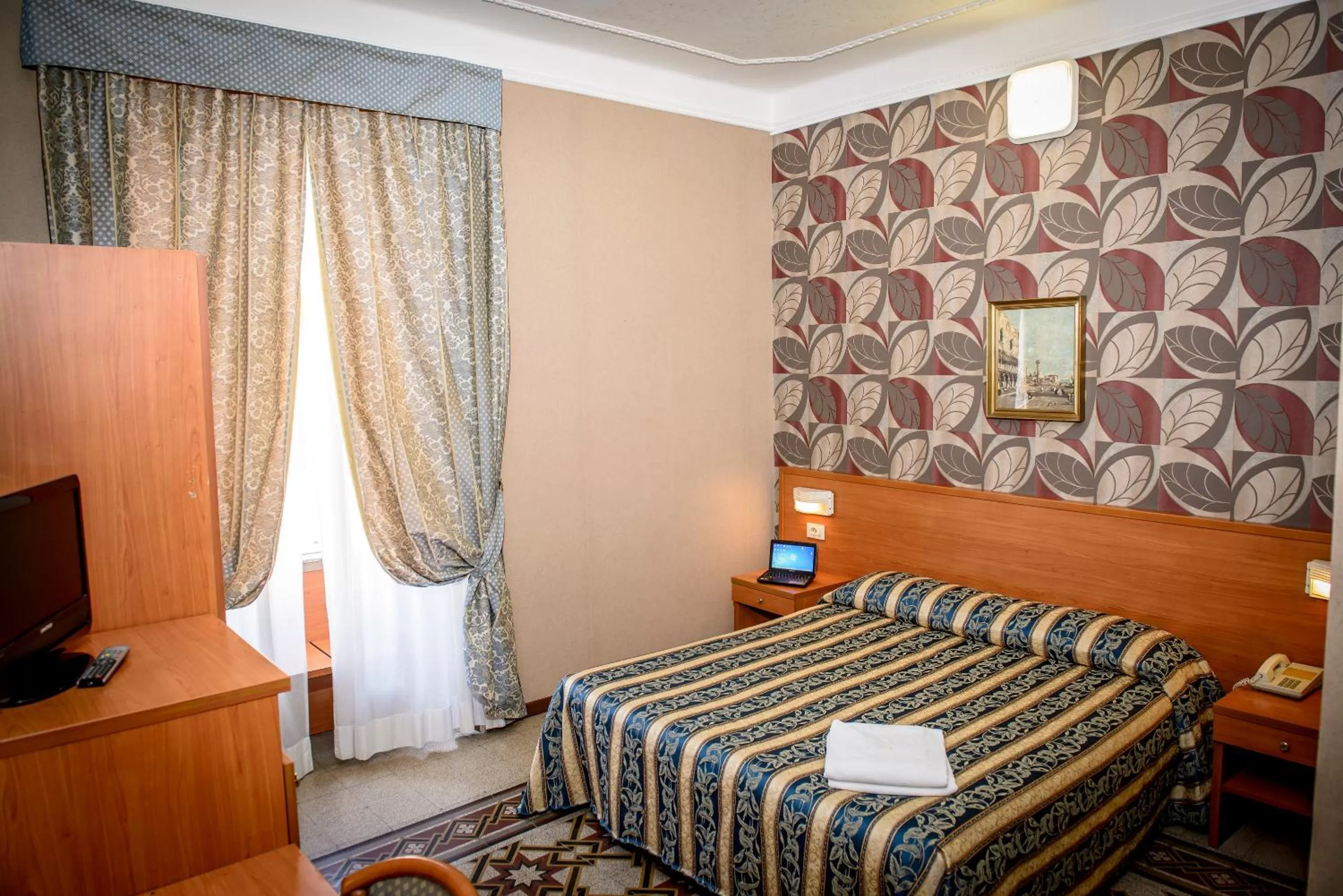 Photo of the whole room, Bed in Hotel Emmaus