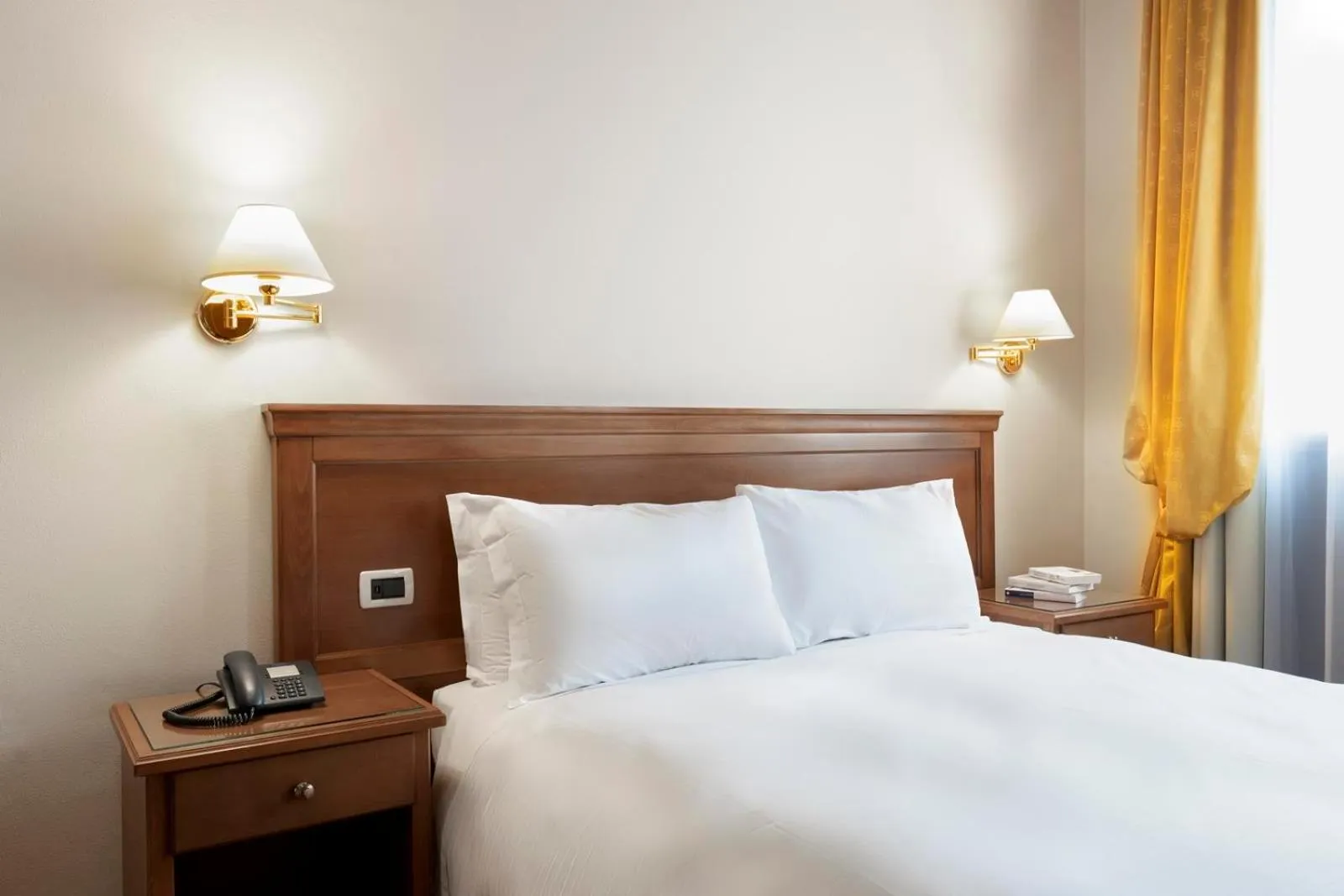 Bedroom, Bed in Hotel Alle Acque