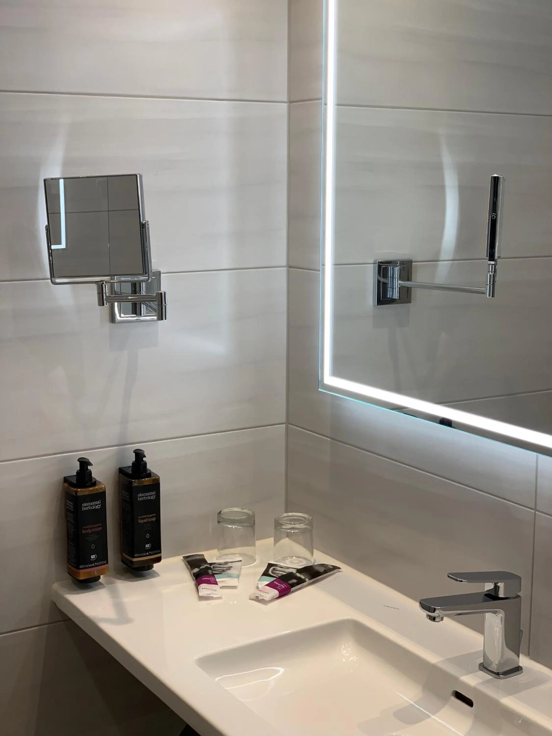 Bathroom in Mercure Hotel Riesa Dresden Elbland