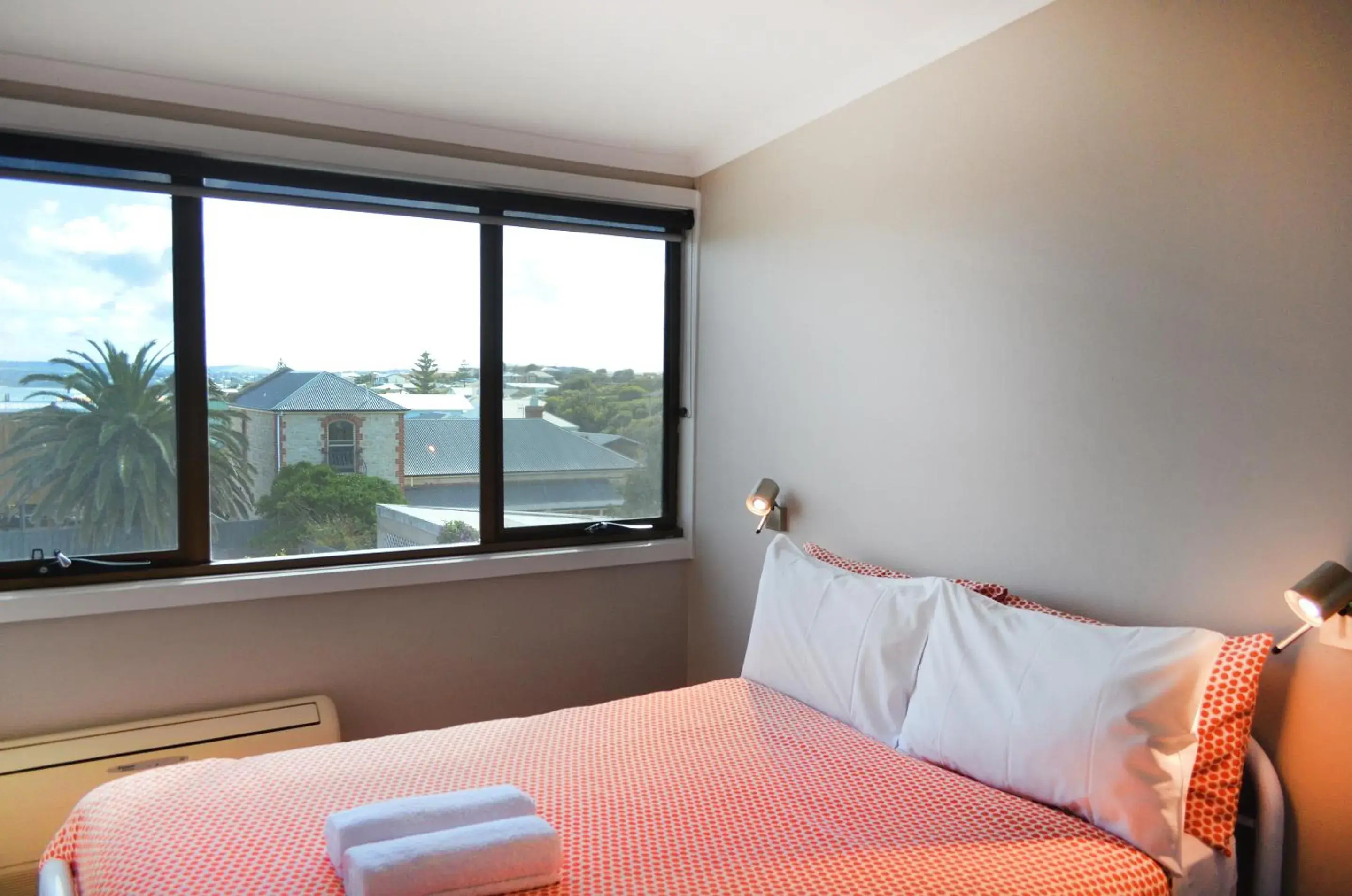 Double Ocean View with Ensuite in YHA Port Elliot Beach House Double Ocean View with Ensuite in YHA Port Elliot Beach House