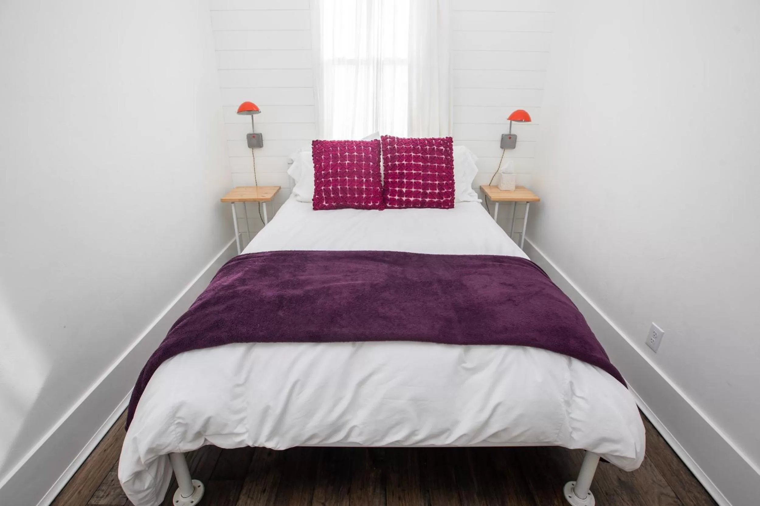 Bedroom, Bed in South Main Residences by Surf Hotel