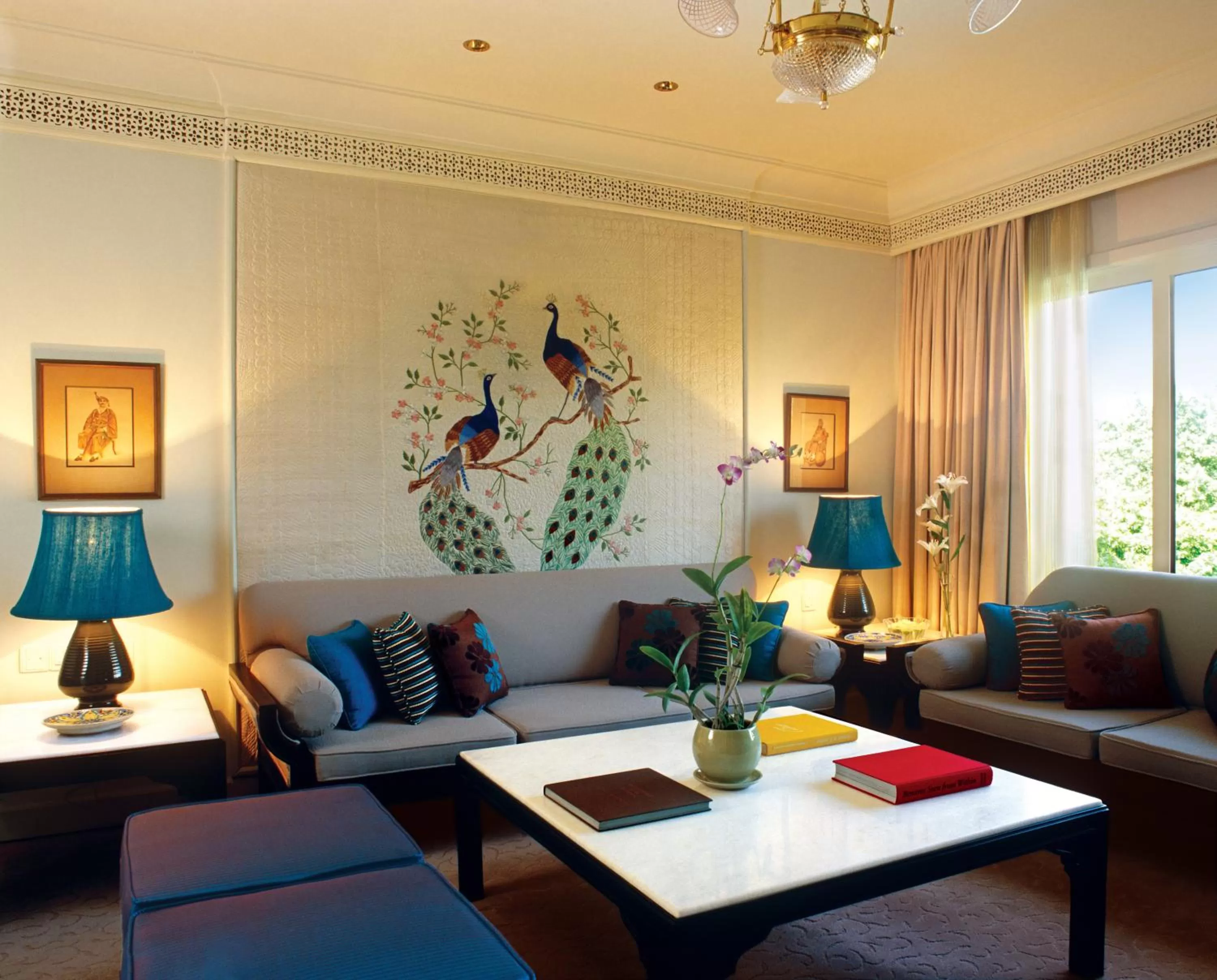 Living room in Taj Bengal