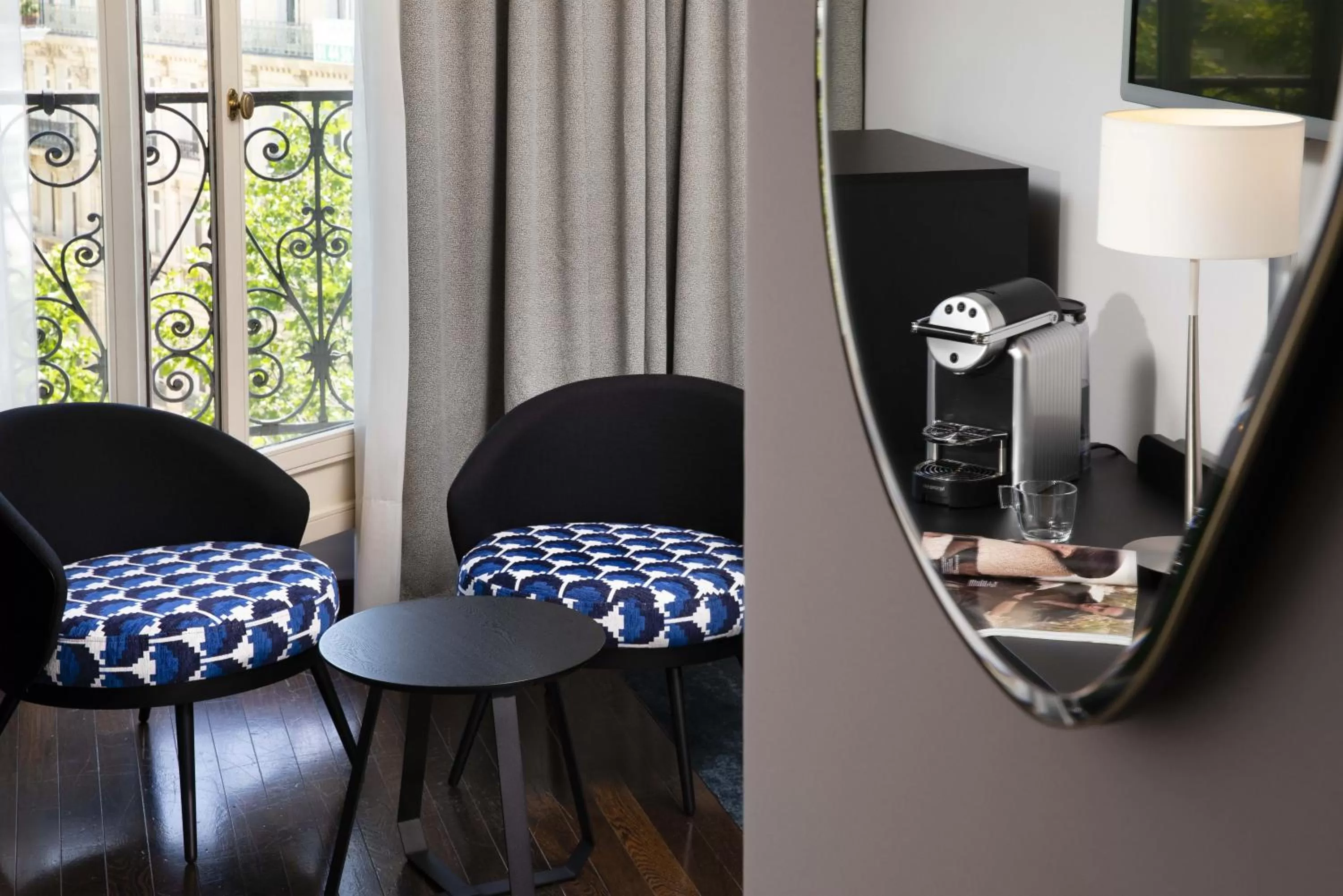 Decorative detail in Hôtel Elysées Régencia