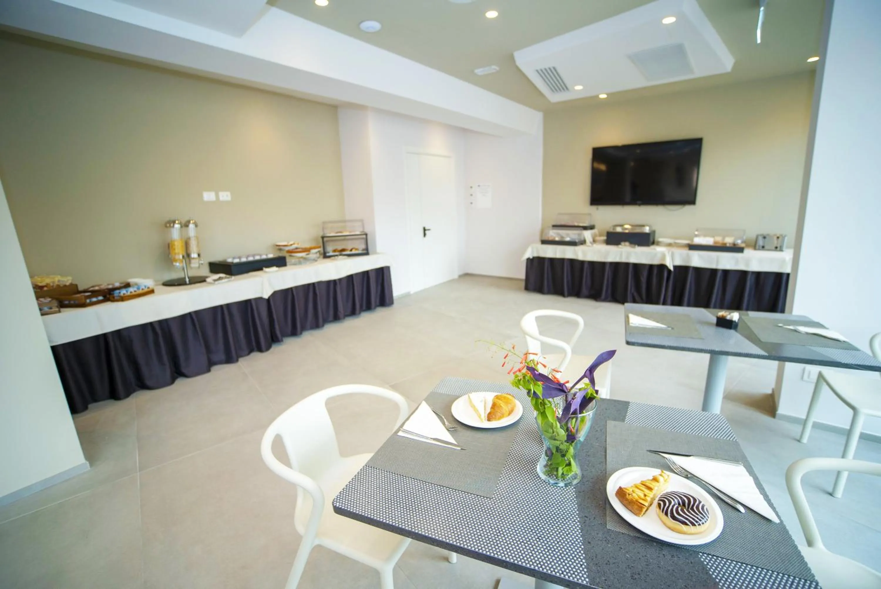 Restaurant/places to eat in Hotel Malavoglia