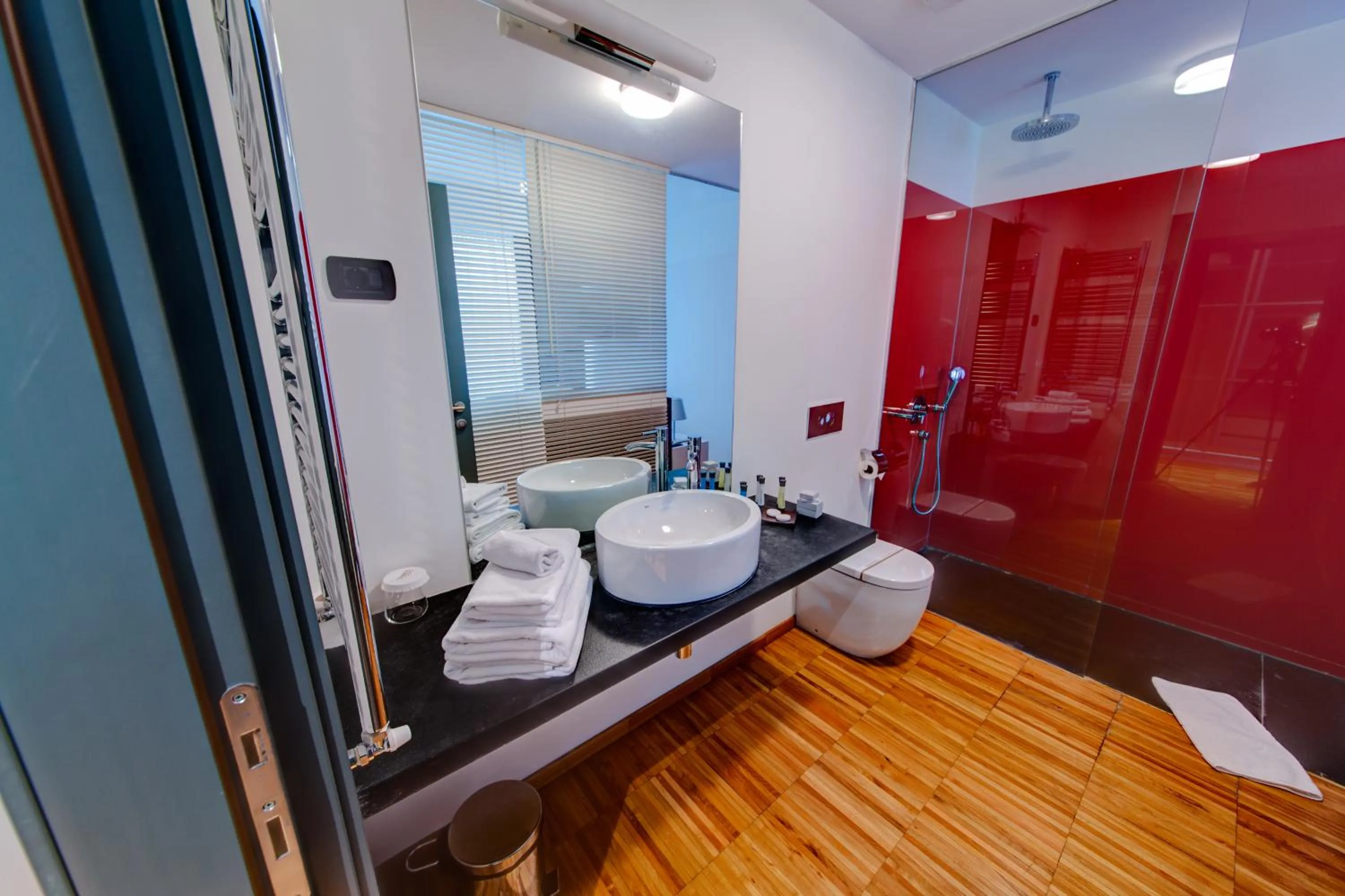 Bathroom in Sarroglia Hotel