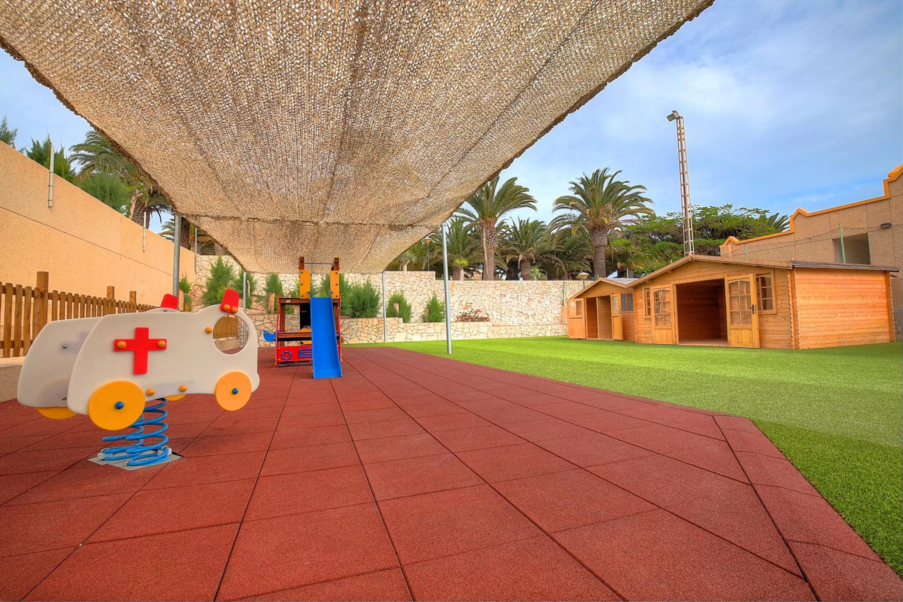 Area and facilities in SBH Monica Beach Resort