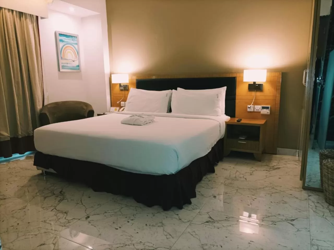 Photo of the whole room, Bed in Holiday Inn Dar Es Salaam by IHG