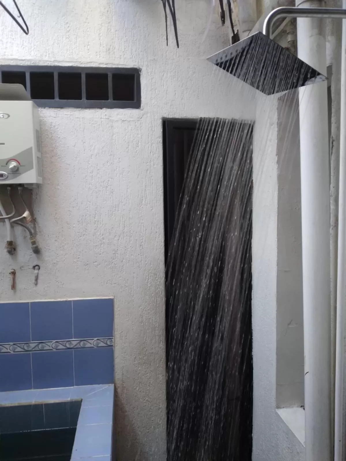 Shower, TV/Entertainment Center in Casa hotel Mi Huila