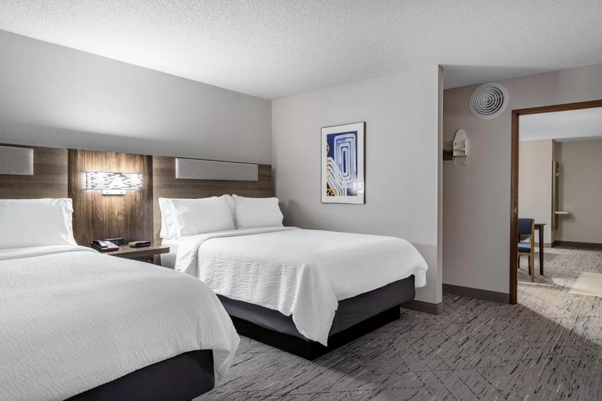 Photo of the whole room, Bed in Holiday Inn Express Hotel & Suites-St. Paul by IHG