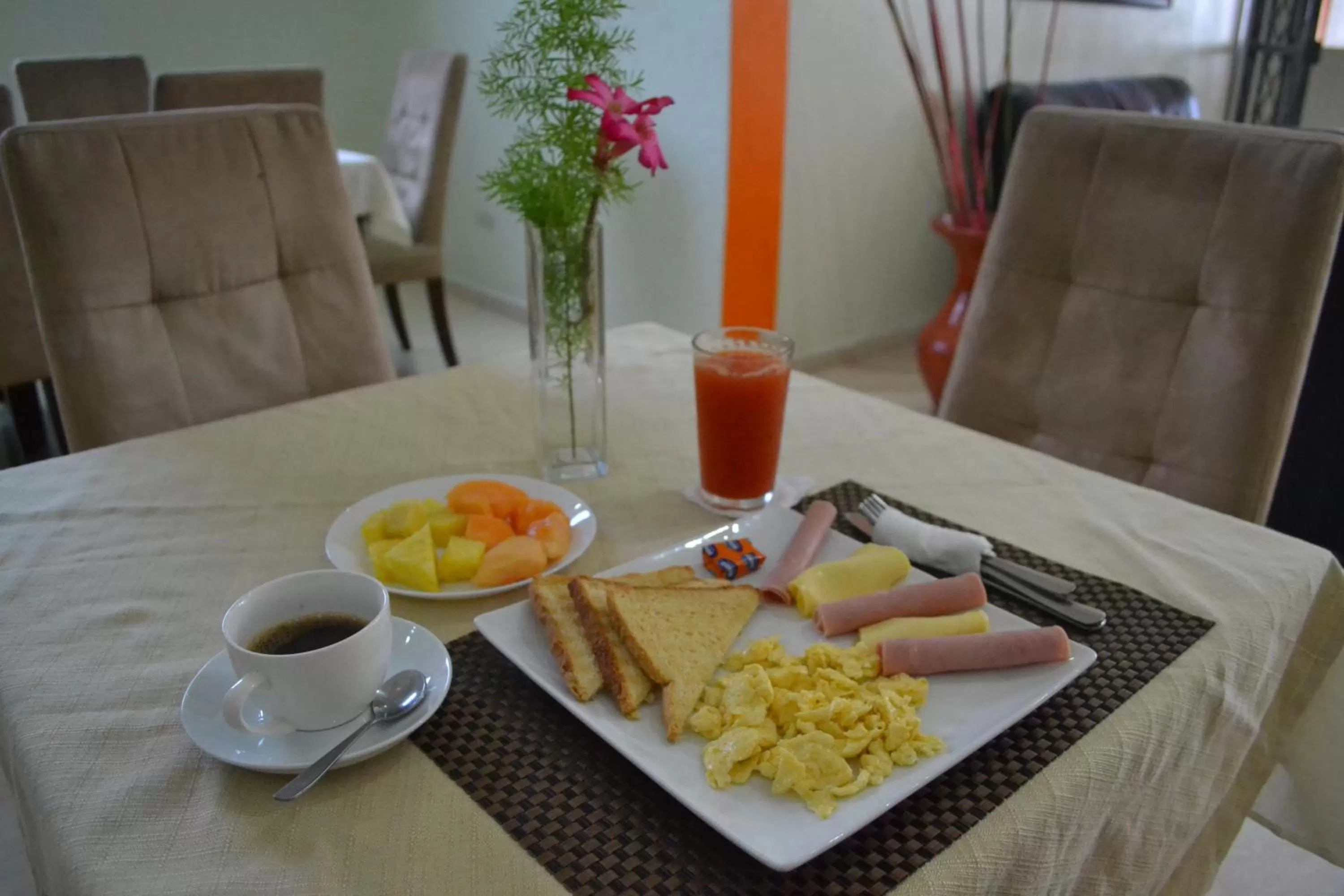 Food and drinks in Hotel Renacer