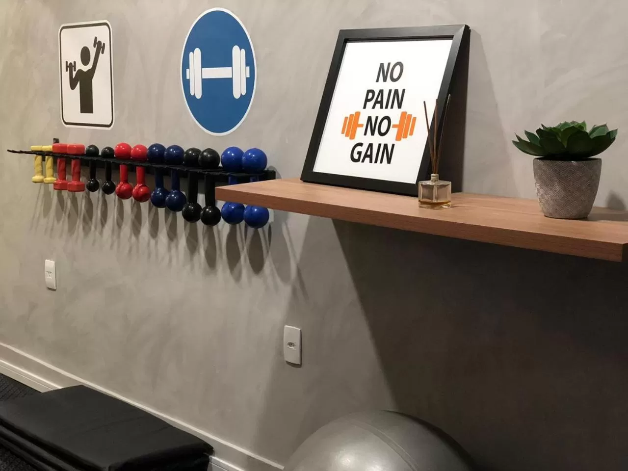 Fitness centre/facilities in Arrey Executive Hotel