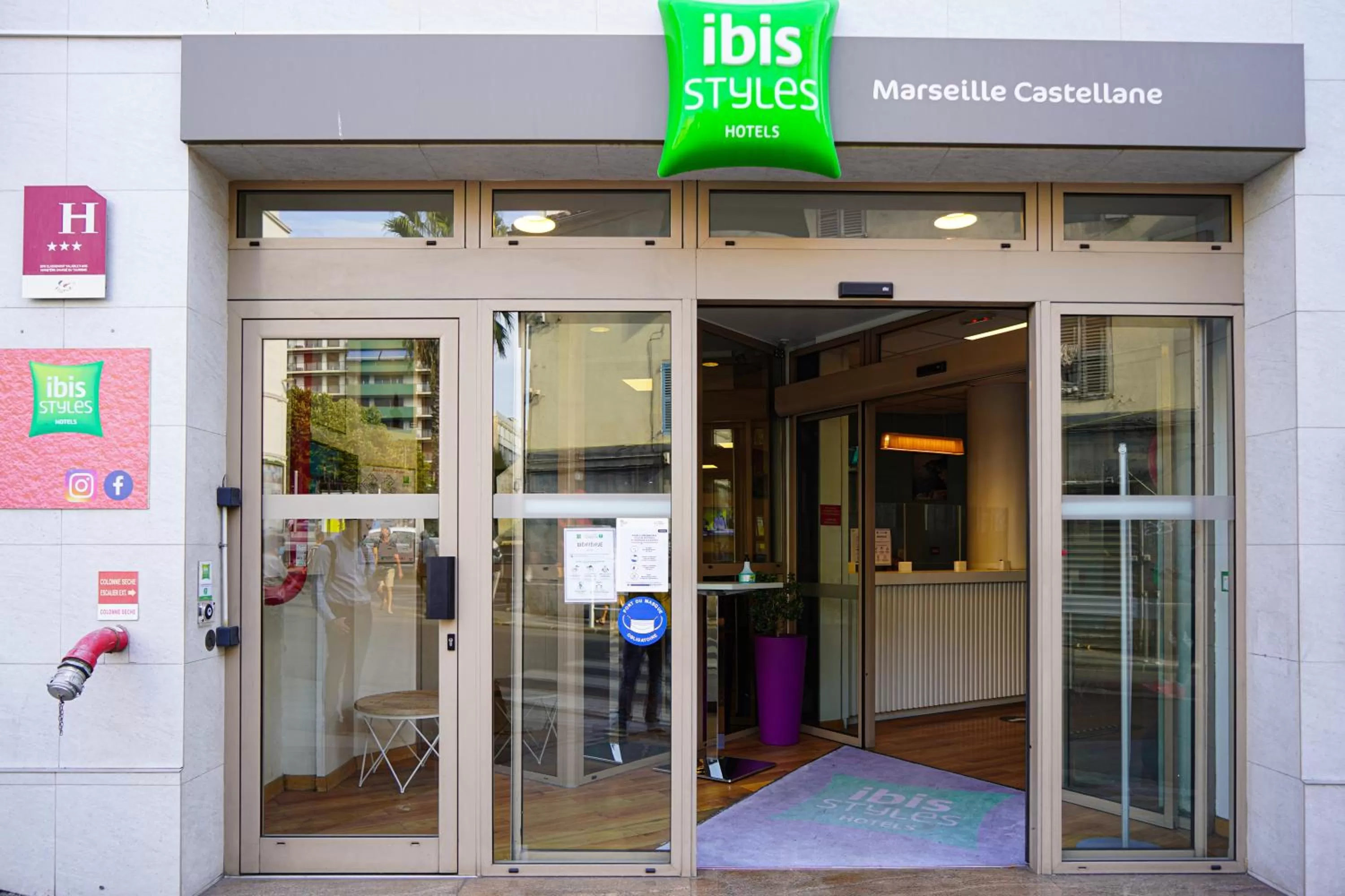Property logo or sign in ibis Styles Marseille Centre Prado Place Castellane
