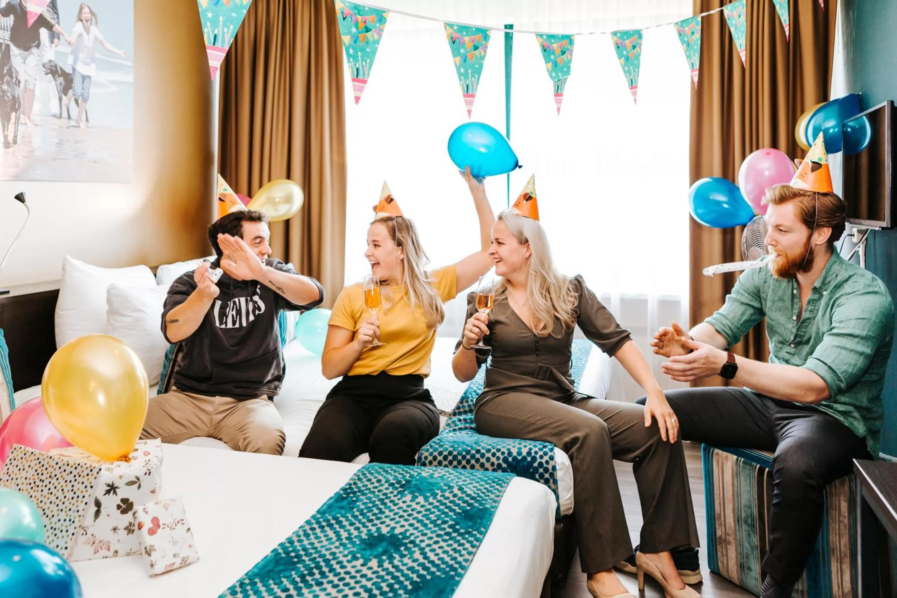 Bed in The Hague Teleport Hotel - Free Parking