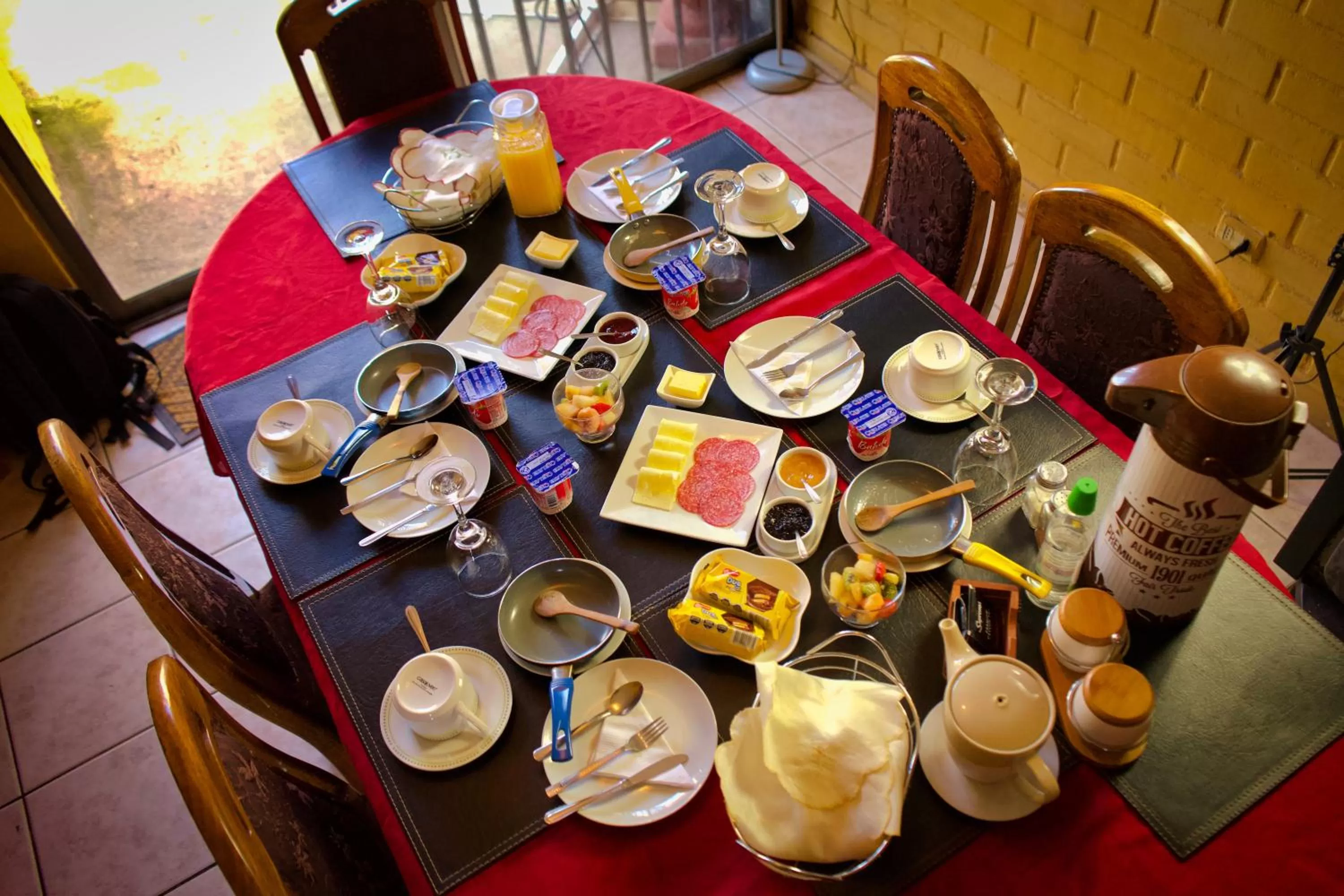 Continental breakfast in Casa Roble Añejo Bed & Breakfast