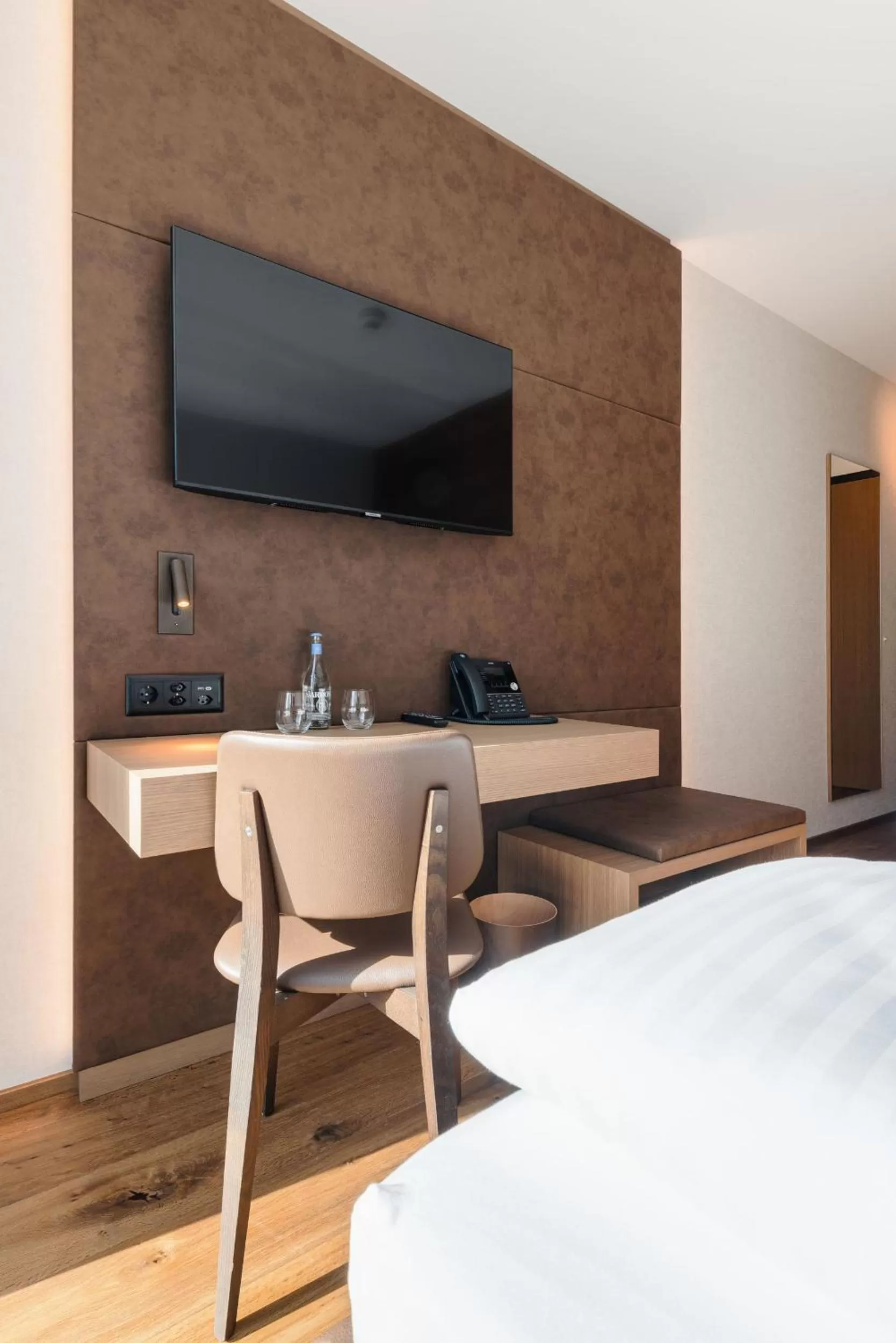 Staff, Bed in Hotel kommod