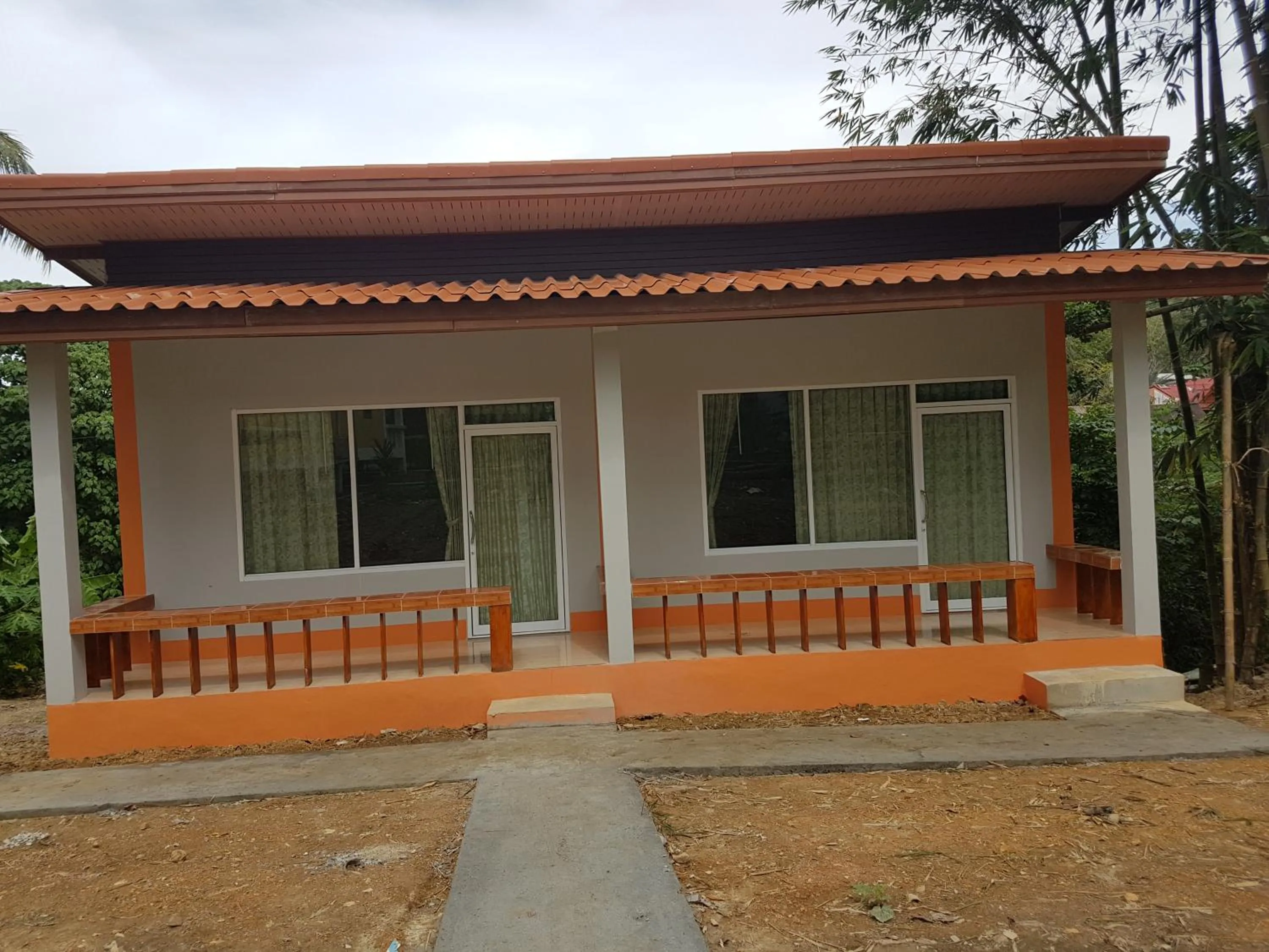 Property building in Lanta Paradise Beach Resort