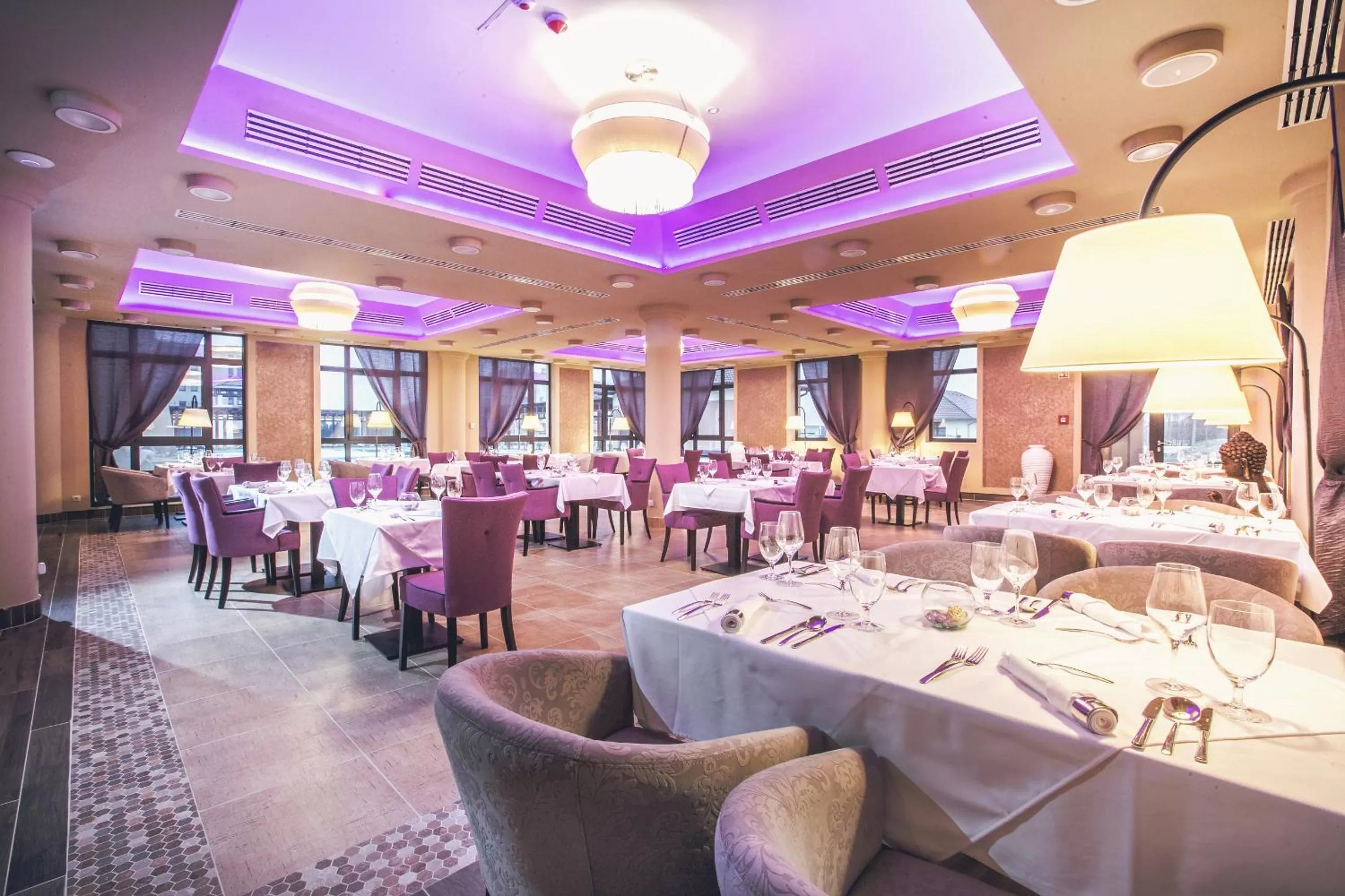 Restaurant/places to eat in Caramell Premium Resort