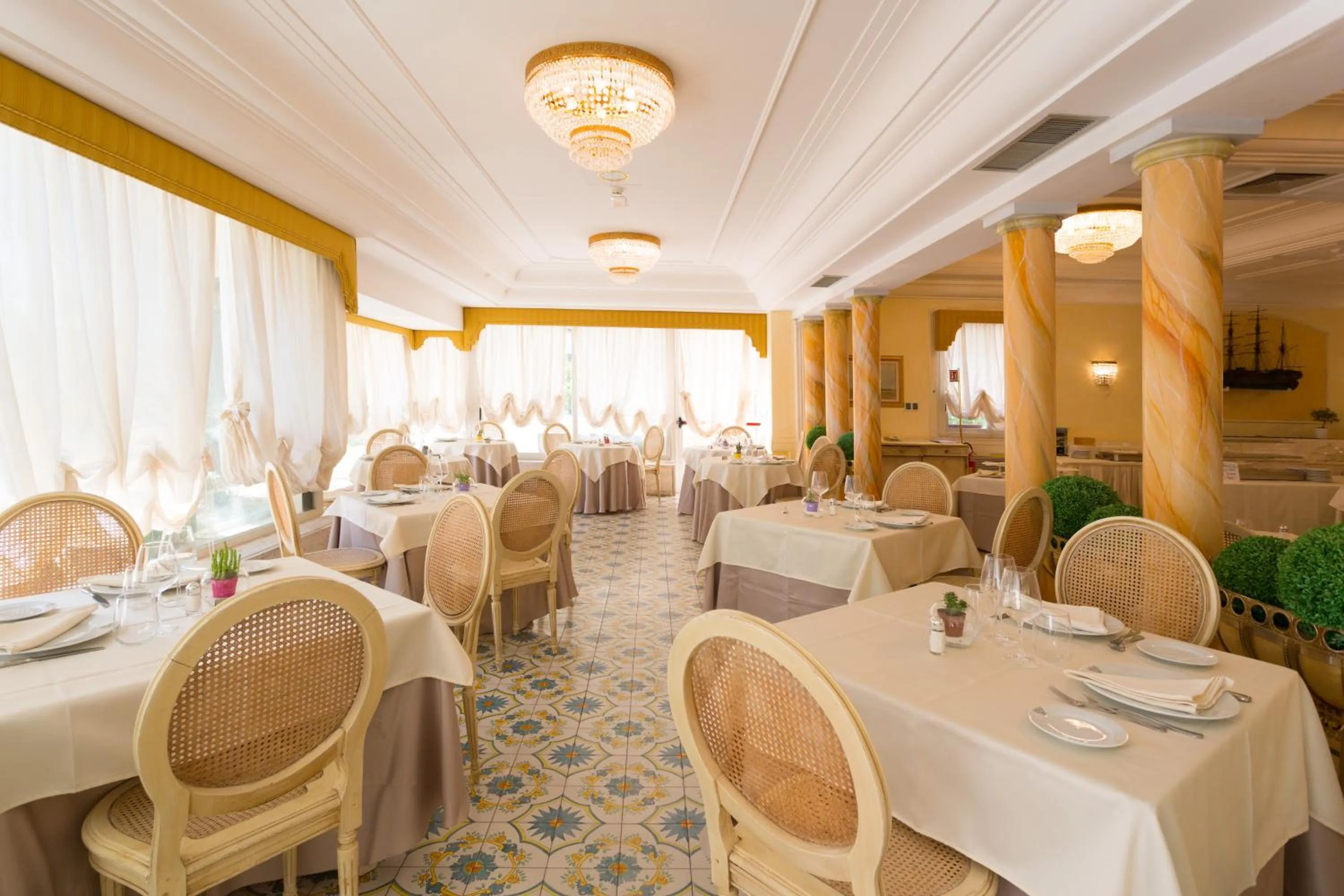 Hellenia Yachting Hotel & SPA