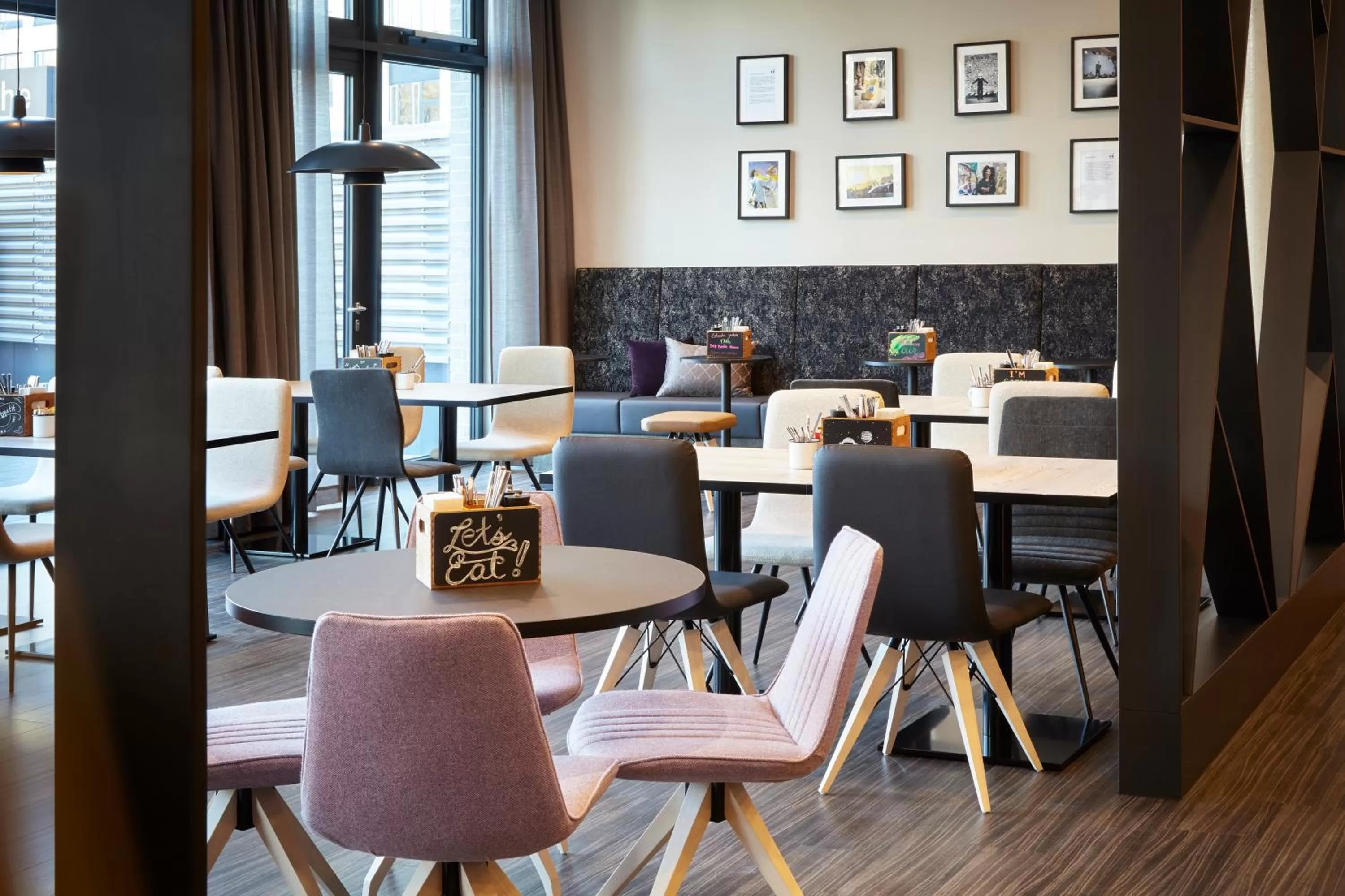 Restaurant/places to eat in Holiday Inn - the niu, Air Frankfurt Messe by IHG