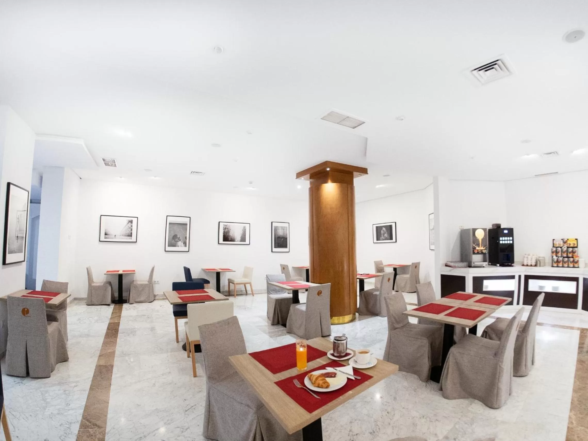 Breakfast in Hotel Pasarela