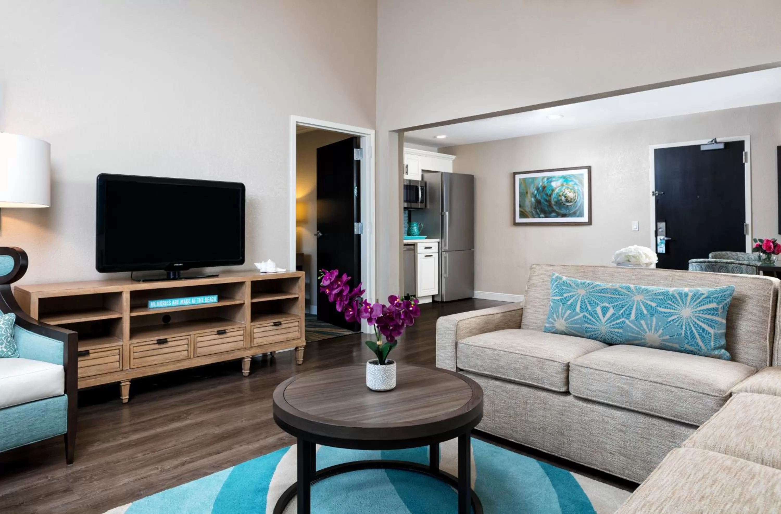 Living room in Opal Key Resort & Marina