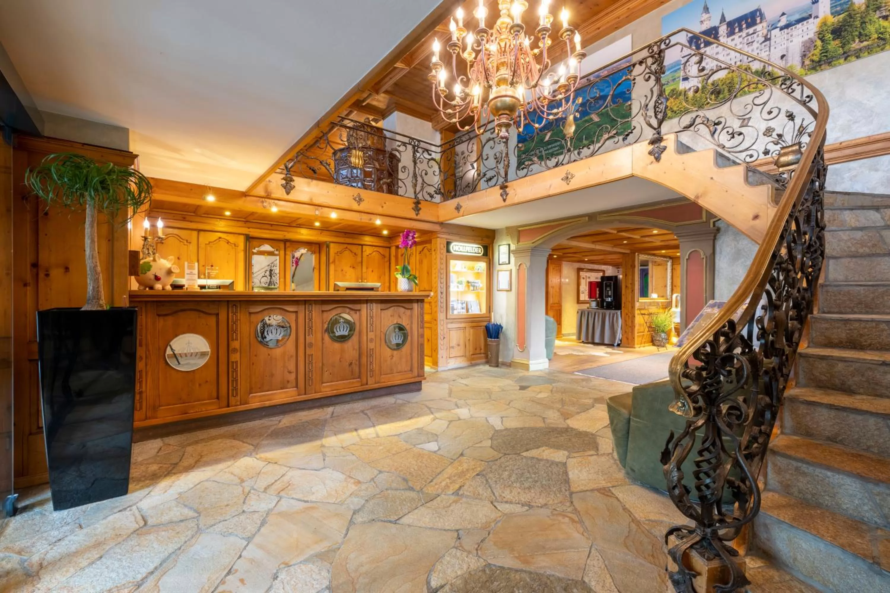 Lobby or reception in Alpin & Wellness Resort Ludwig Royal