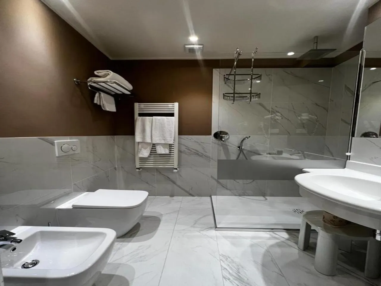 Shower in Savoia Hotel Country House Bologna