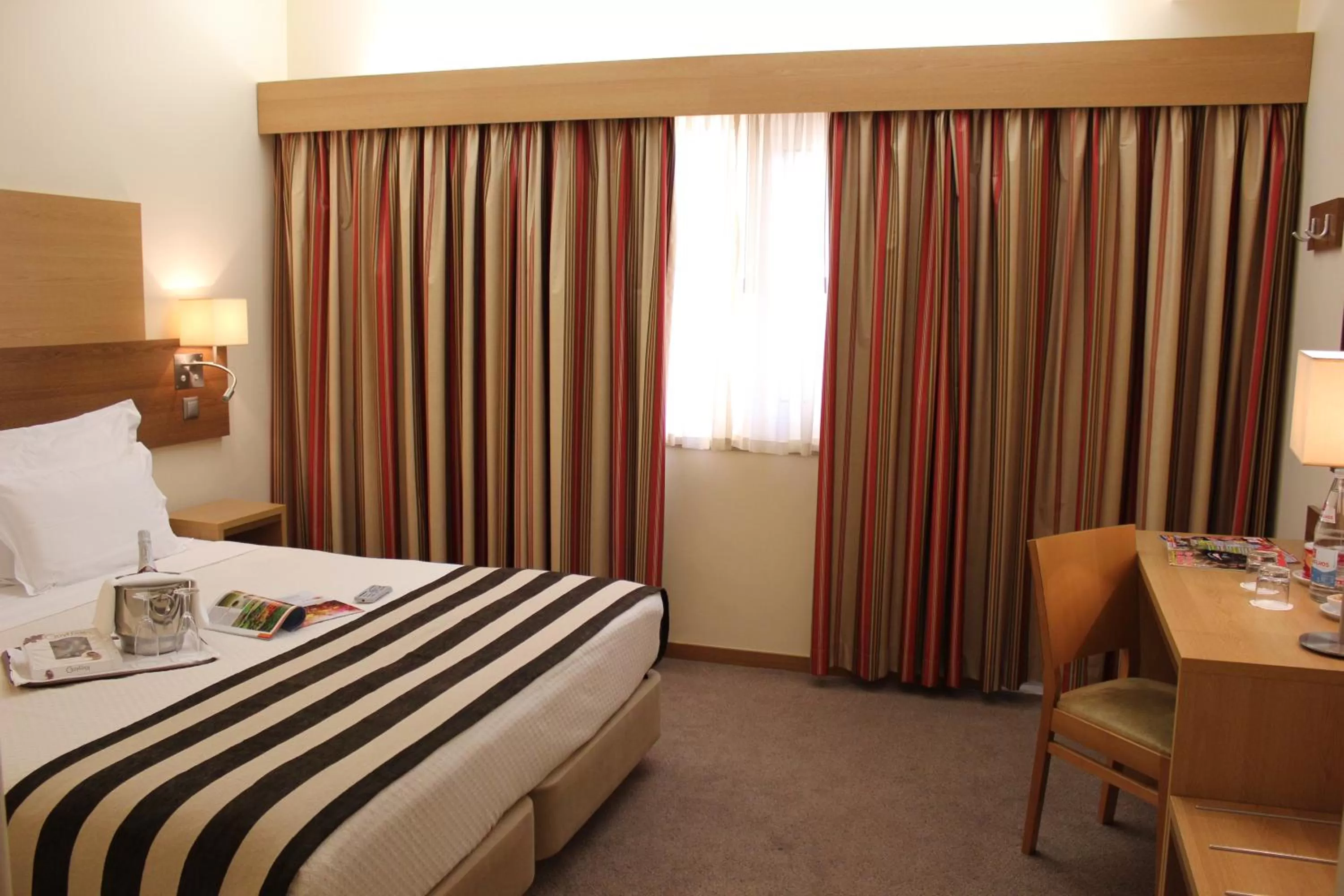 Photo of the whole room, Bed in Hotel Principe Lisboa