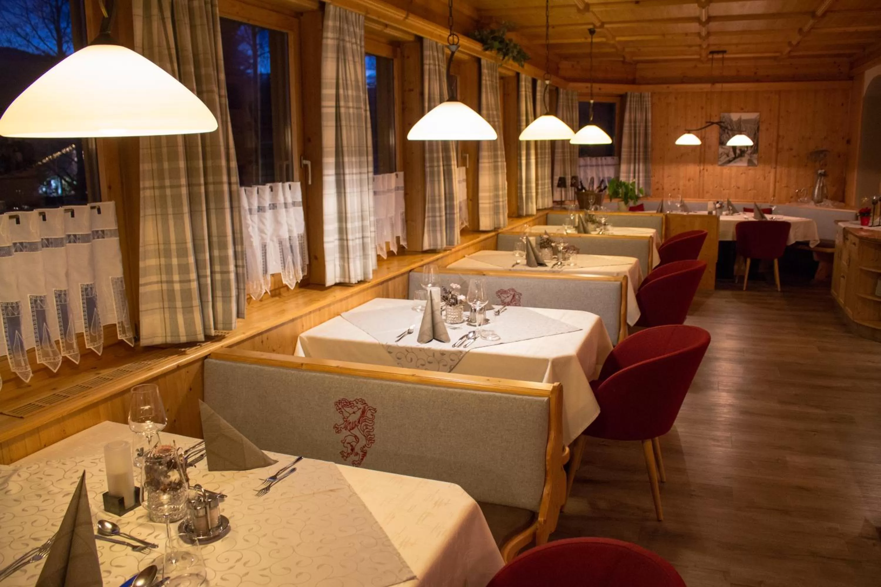 Restaurant/Places to Eat in SCHÖNIS-Landhotel