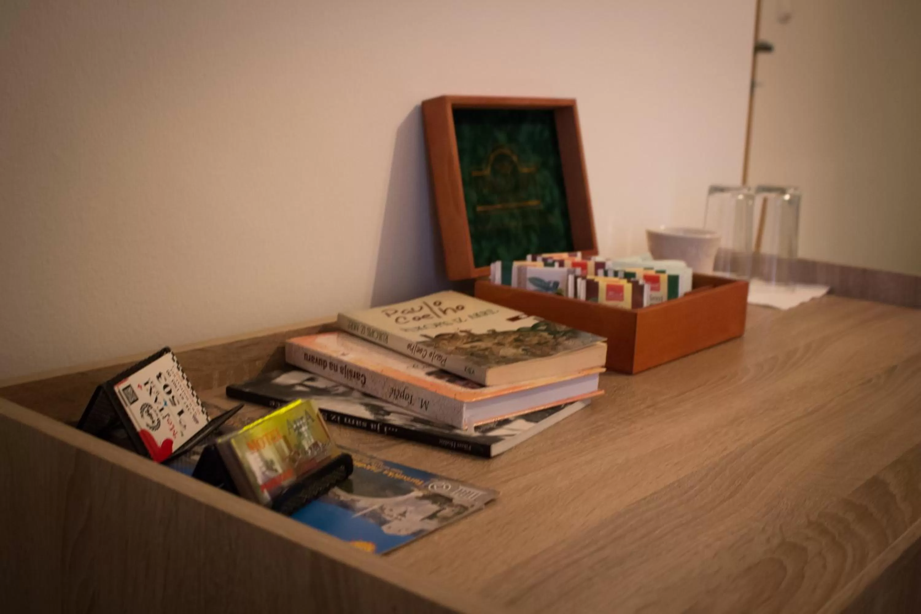 Decorative detail in Motel Aura