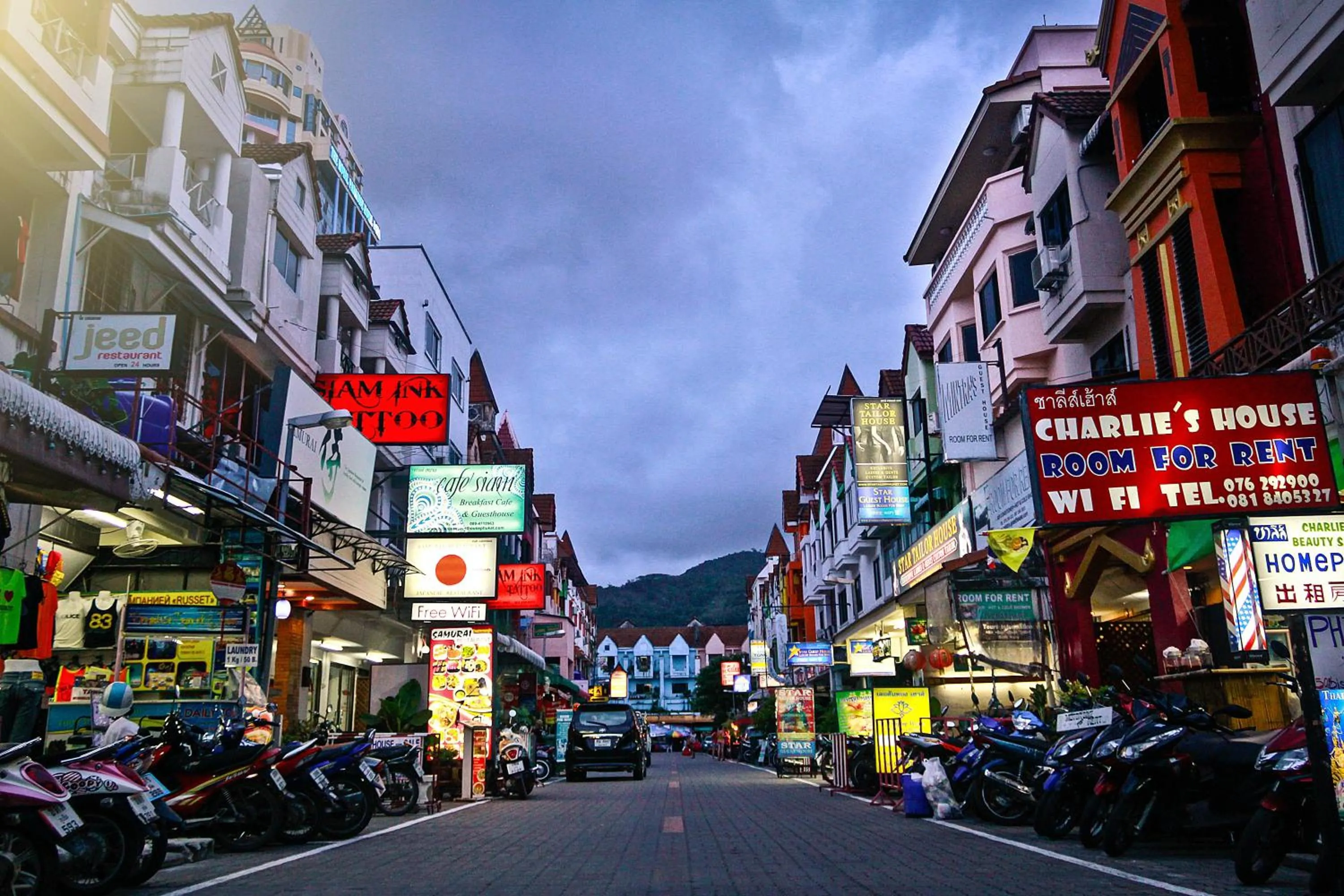 Restaurant/places to eat in Star Guesthouse