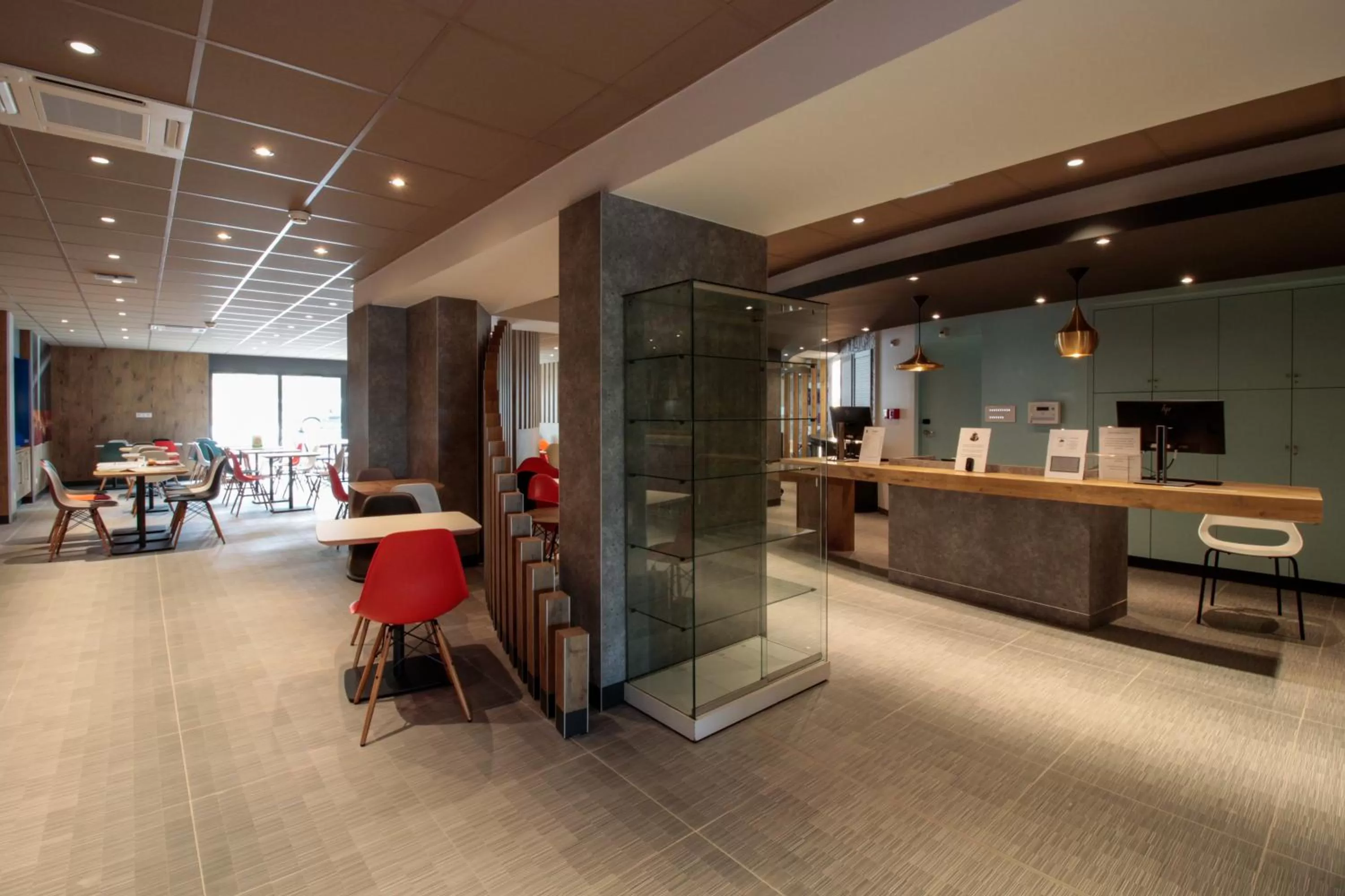 Lobby or reception in ibis Cahors