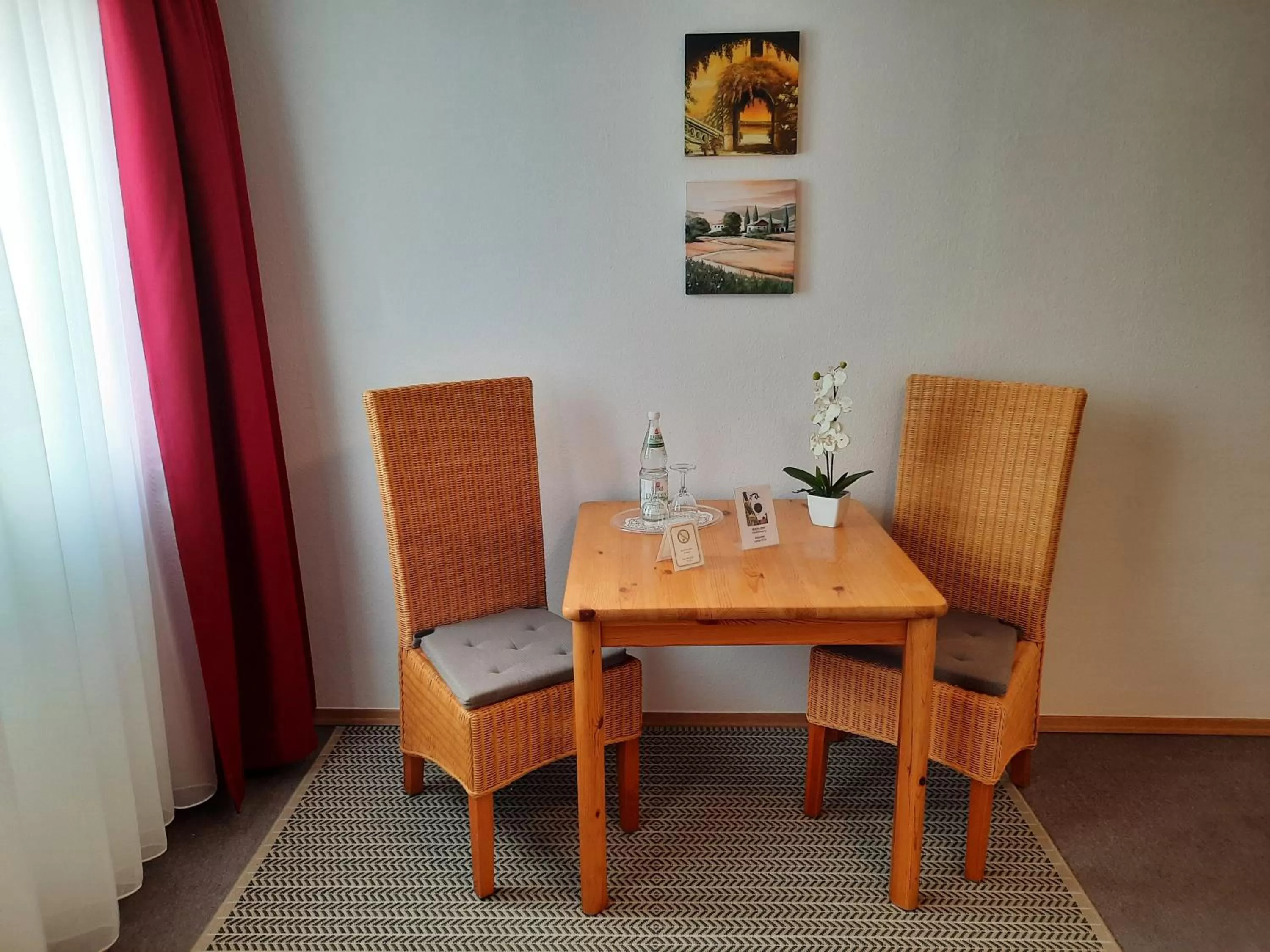 Seating area in Landgasthof May